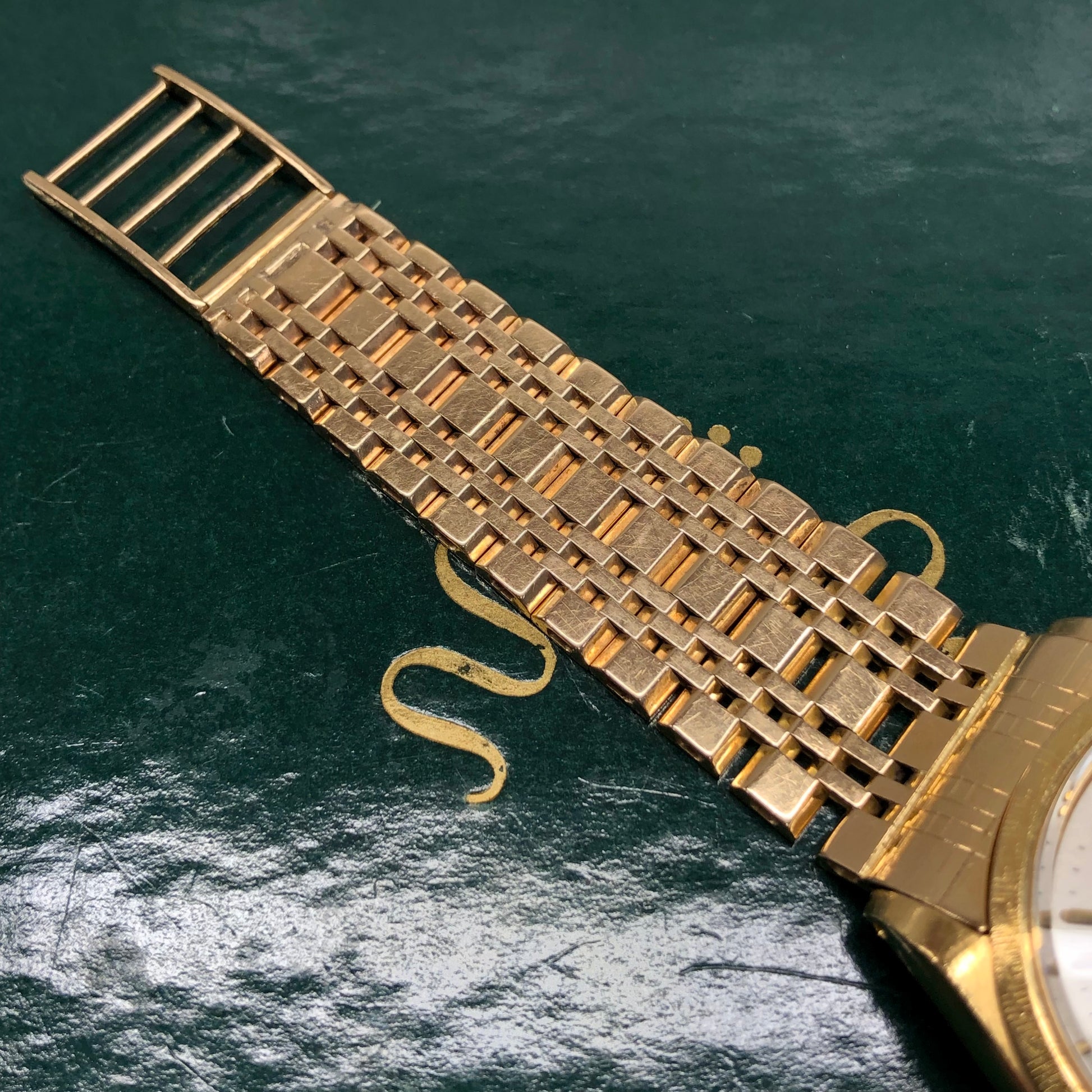 1973 Rolex Oyster Perpetual 1035 18K Yellow Gold Florentine Bezel Automatic Wristwatch - HASHTAGWATCHCO