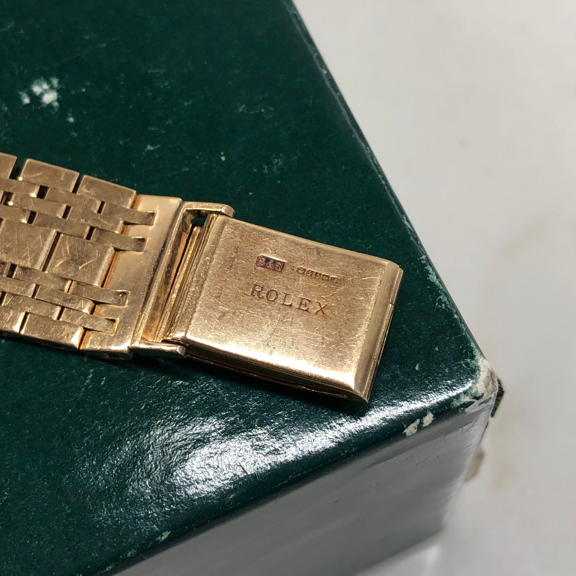 1973 Rolex Oyster Perpetual 1035 18K Yellow Gold Florentine Bezel Automatic Wristwatch - HASHTAGWATCHCO