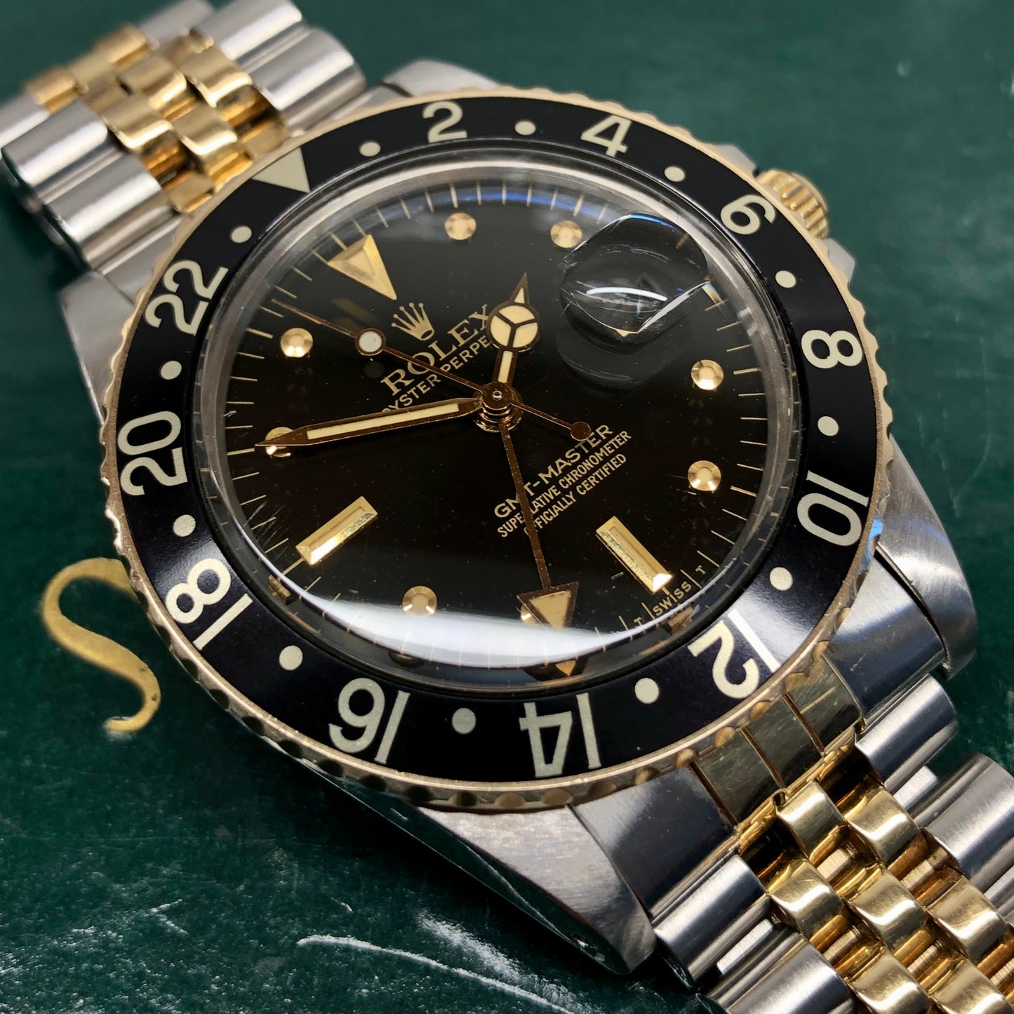 1982 Rolex GMT MASTER 16753 Black Nipple Two Tone Jubilee Wristwatch - HASHTAGWATCHCO