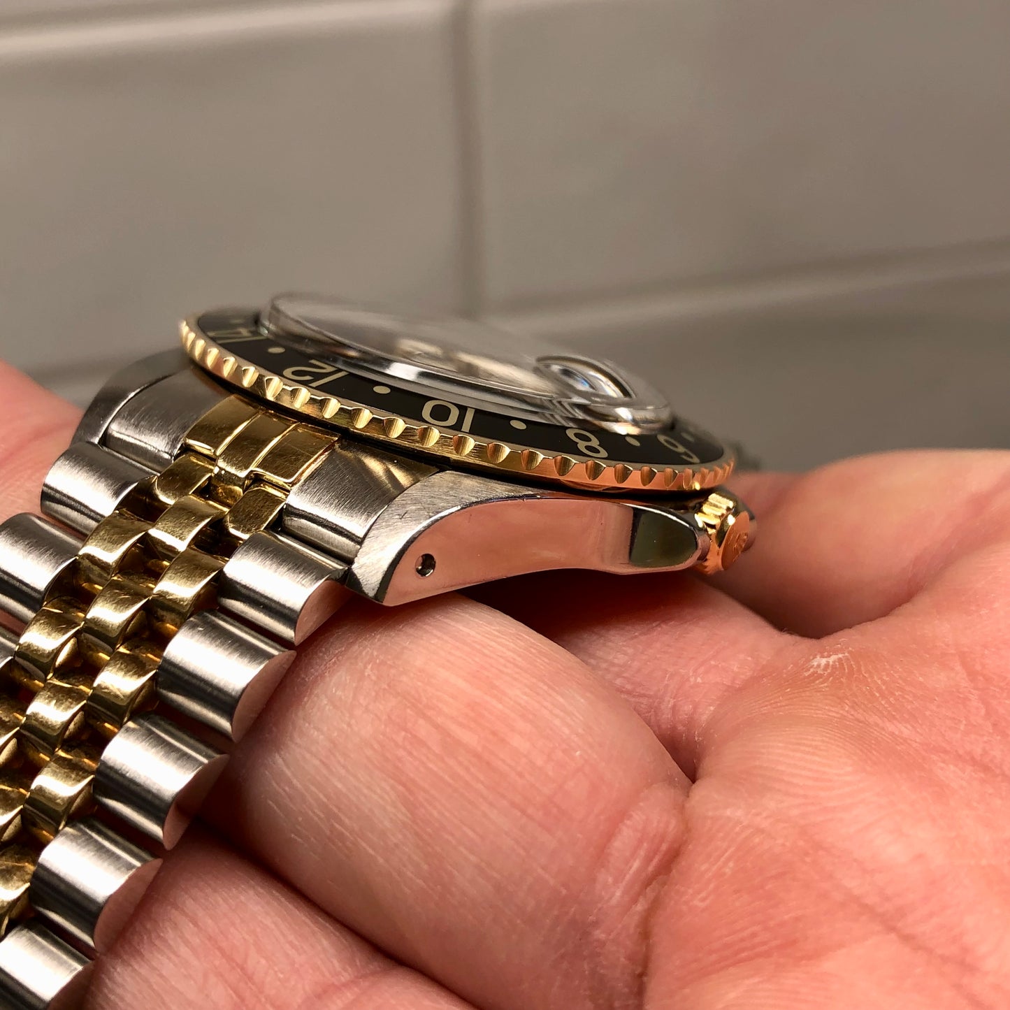 1982 Rolex GMT MASTER 16753 Black Nipple Two Tone Jubilee Wristwatch - HASHTAGWATCHCO