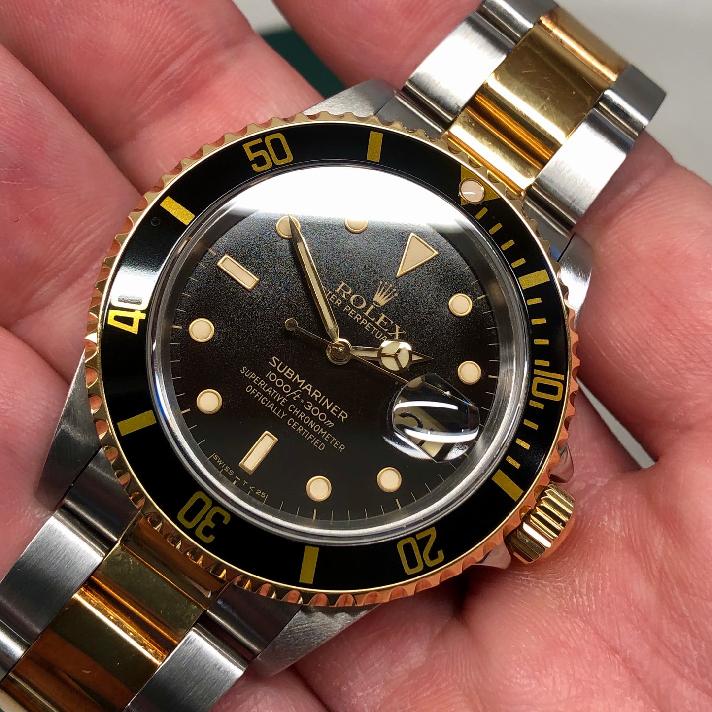 1989 Rolex Submariner 16613 Two Tone Black Steel 18K Gold Wristwatch - HASHTAGWATCHCO