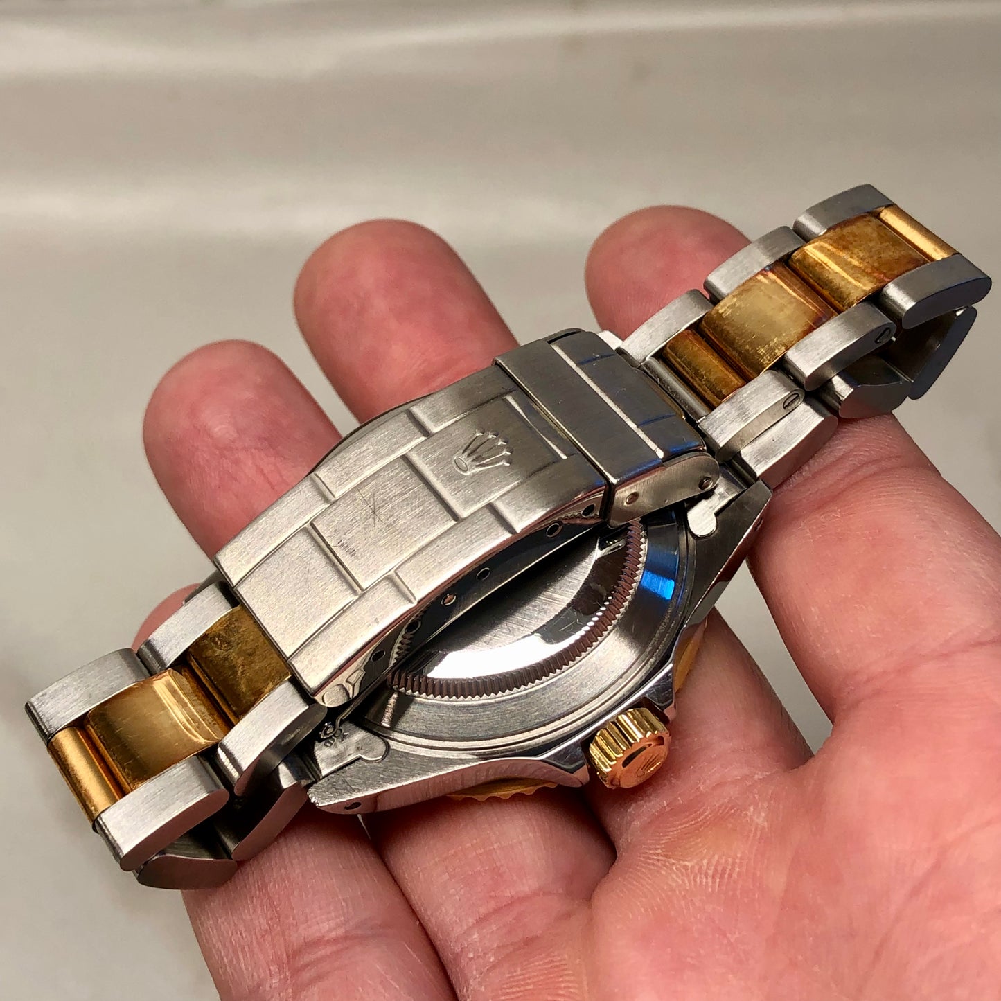 1989 Rolex Submariner 16613 Two Tone Black Steel 18K Gold Wristwatch - HASHTAGWATCHCO