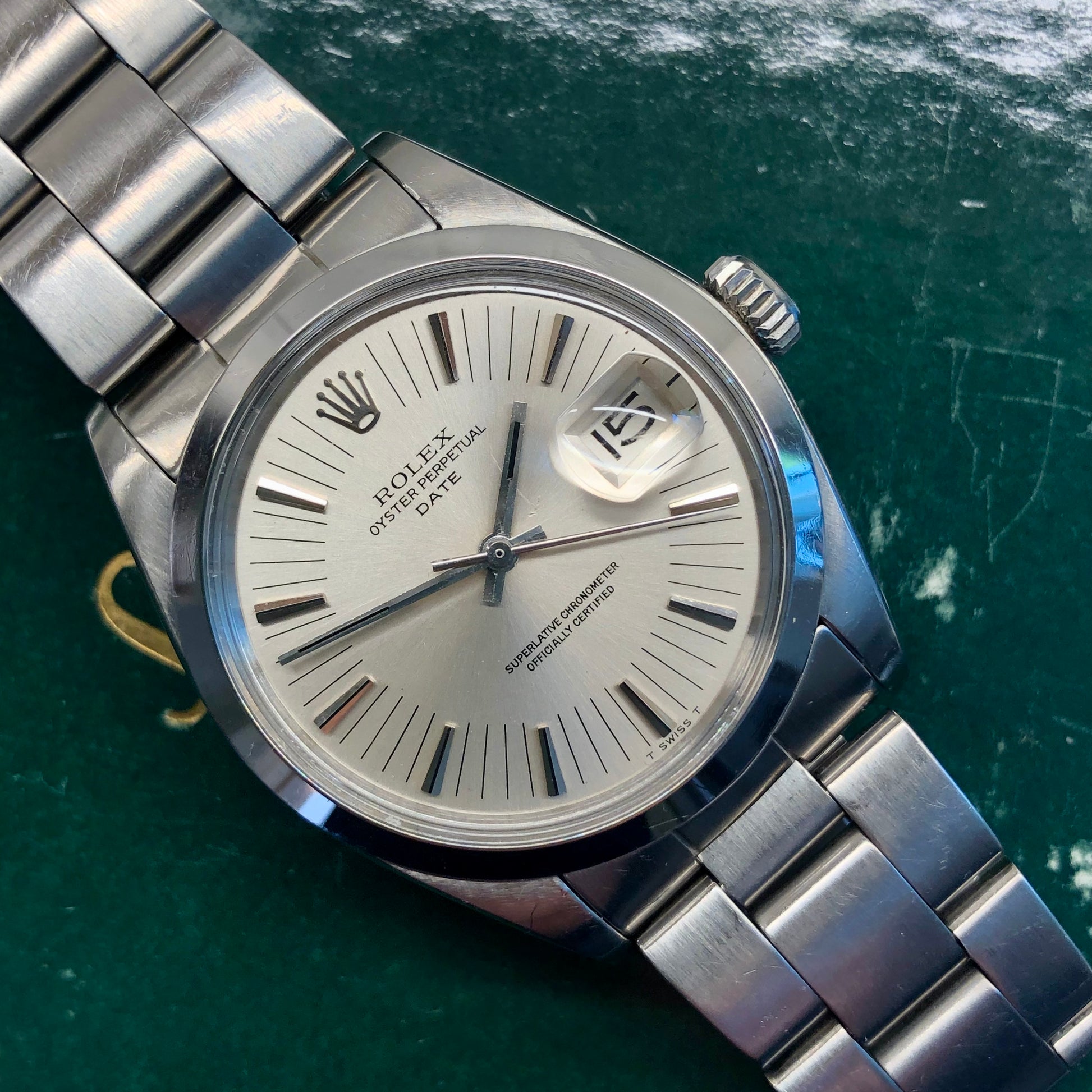 1971 Rolex Date 1500 Oyster Perpetual Silver Radial Dial Steel Automatic Wristwatch - HASHTAGWATCHCO