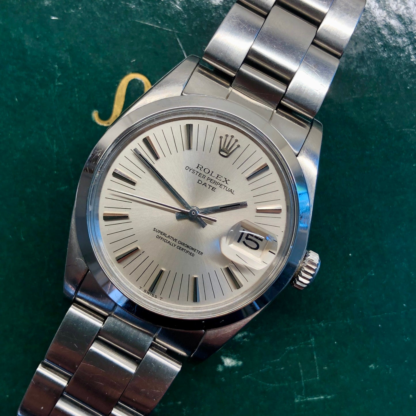 1971 Rolex Date 1500 Oyster Perpetual Silver Radial Dial Steel Automatic Wristwatch - HASHTAGWATCHCO