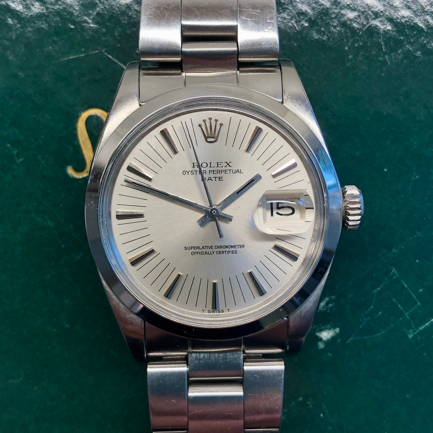 1971 Rolex Date 1500 Oyster Perpetual Silver Radial Dial Steel Automatic Wristwatch - HASHTAGWATCHCO