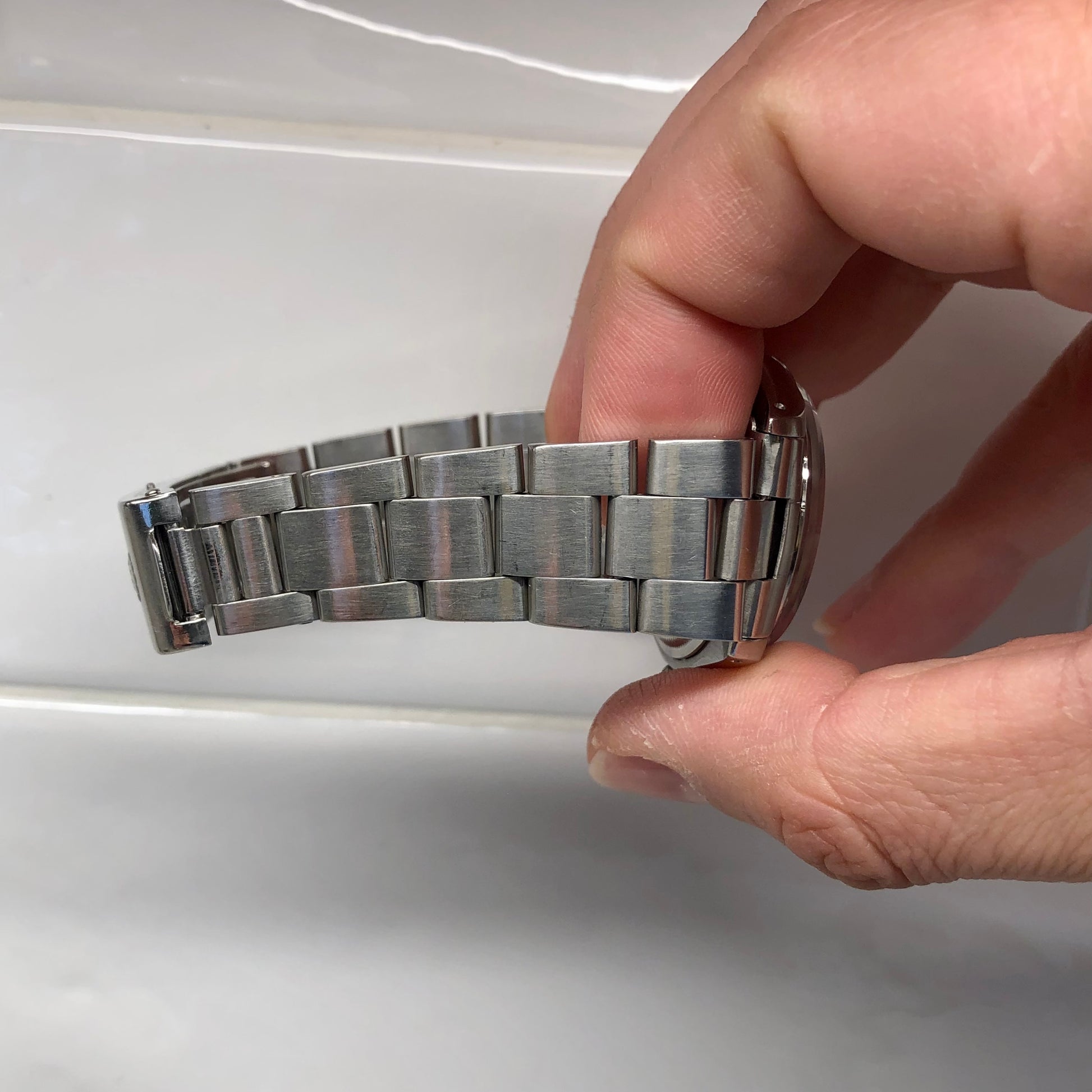 1971 Rolex Date 1500 Oyster Perpetual Silver Radial Dial Steel Automatic Wristwatch - HASHTAGWATCHCO