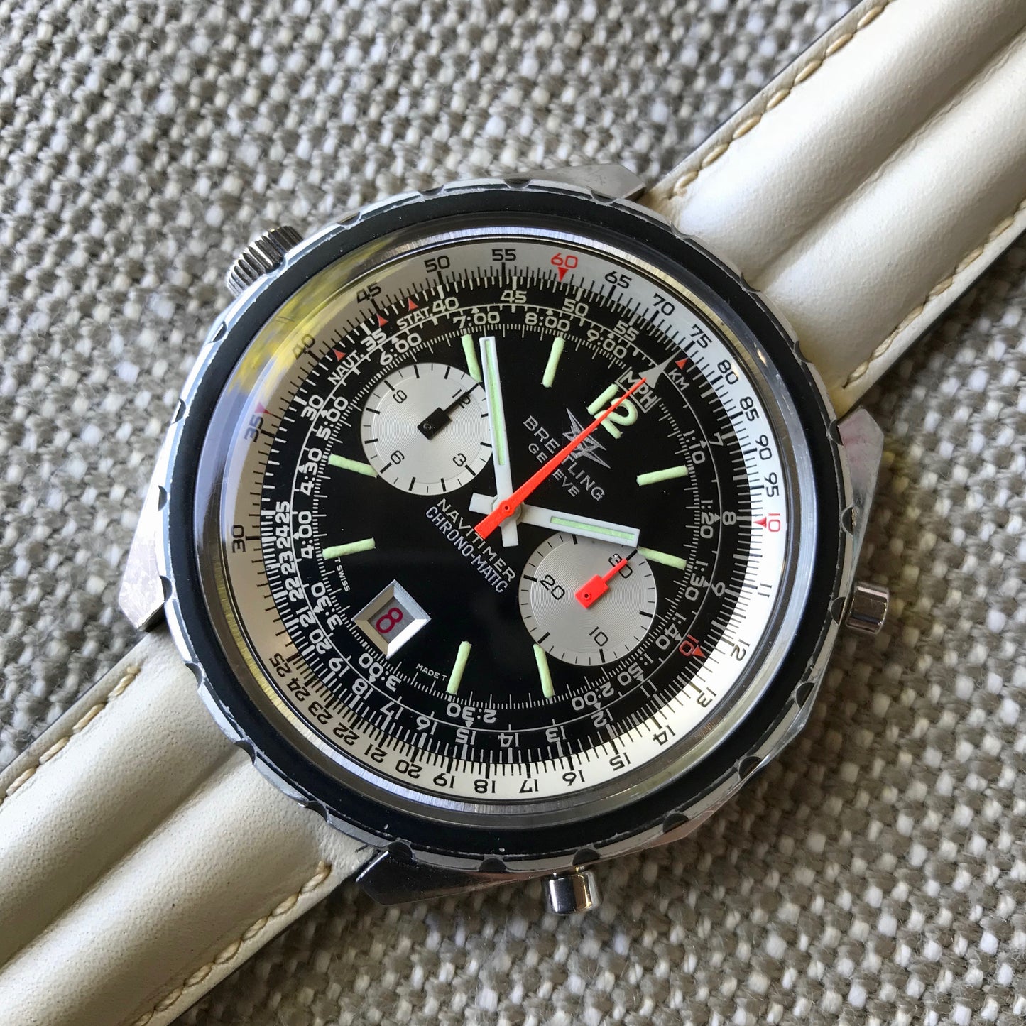 Vintage Breitling Navitimer Chrono-Matic 1806 Stainless Steel Automatic Chronograph Watch 1969 Box & Papers - Hashtag Watch Company