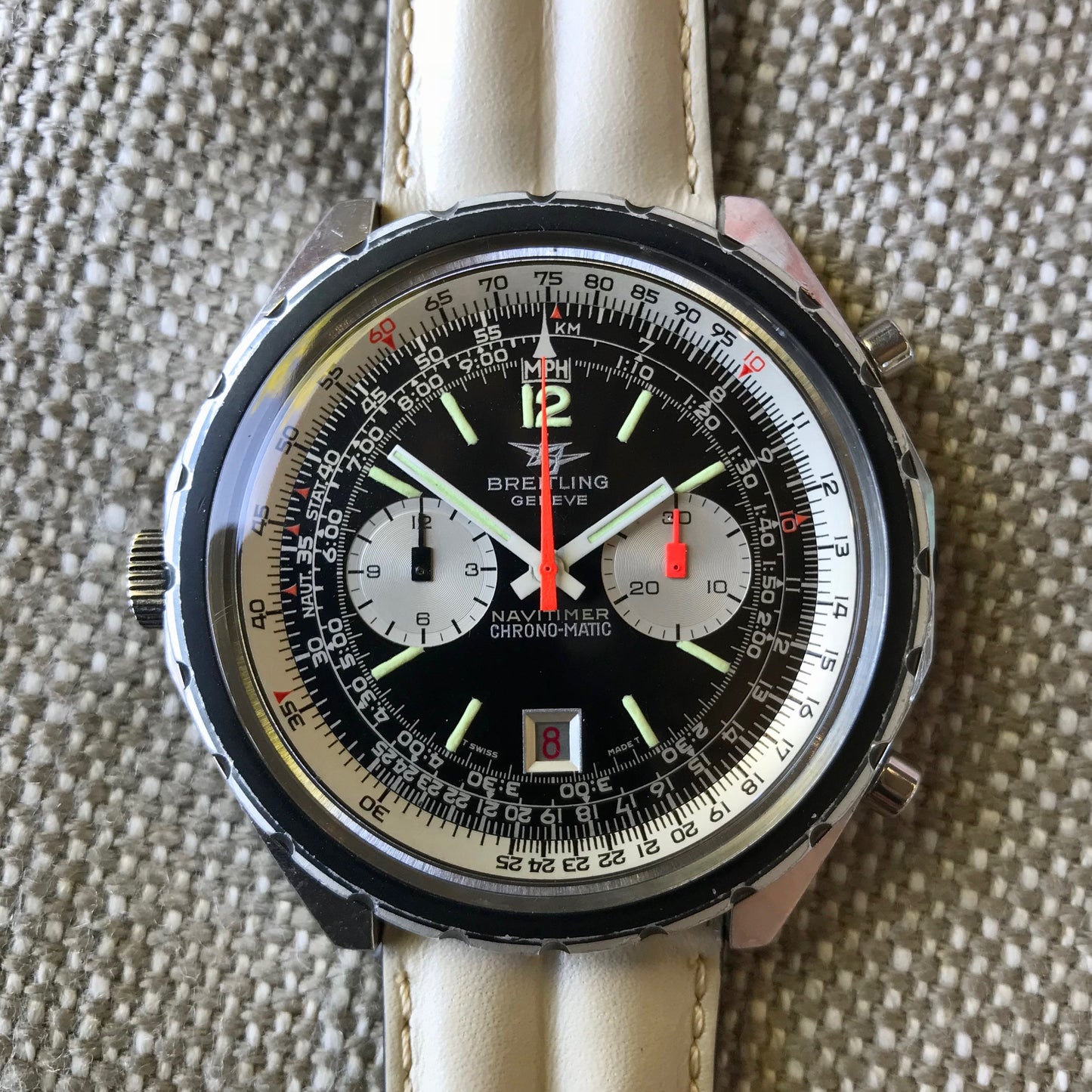 Vintage Breitling Navitimer Chrono-Matic 1806 Stainless Steel Automatic Chronograph Watch 1969 Box & Papers - Hashtag Watch Company