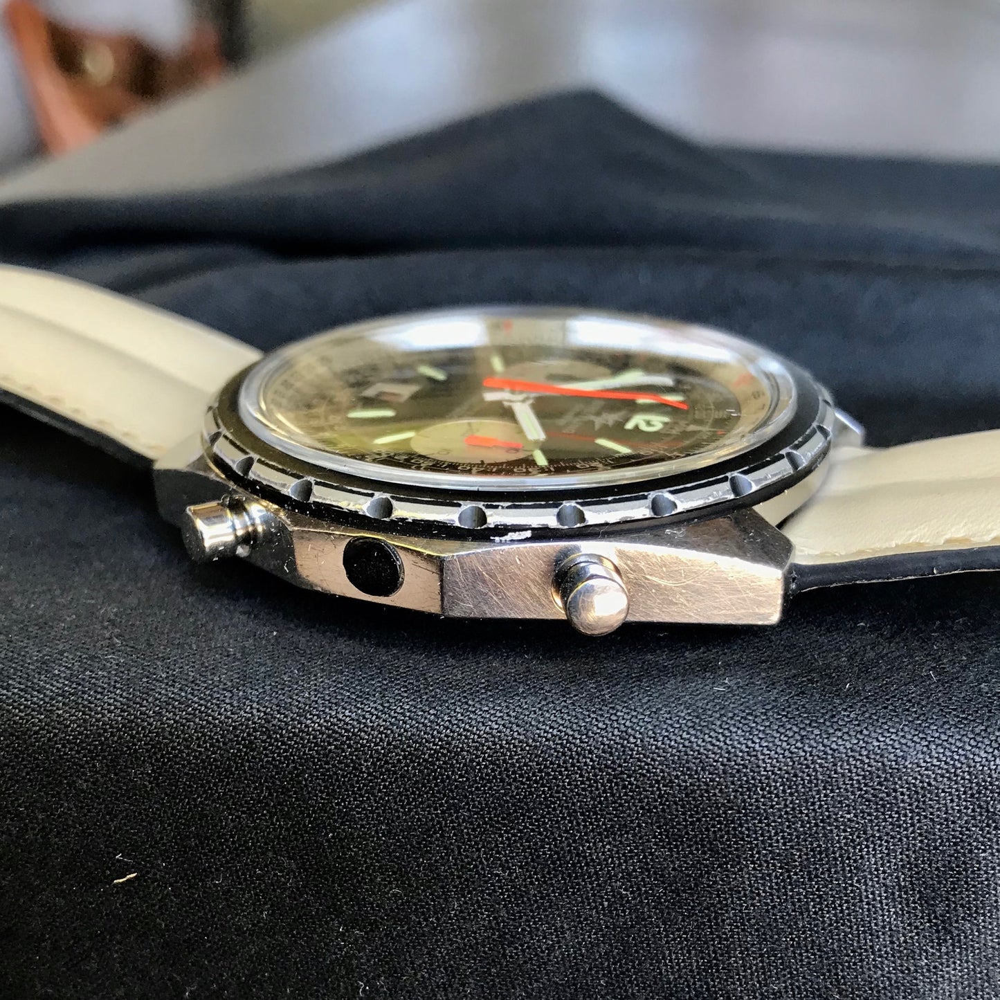 Vintage Breitling Navitimer Chrono-Matic 1806 Stainless Steel Automatic Chronograph Watch 1969 Box & Papers - Hashtag Watch Company