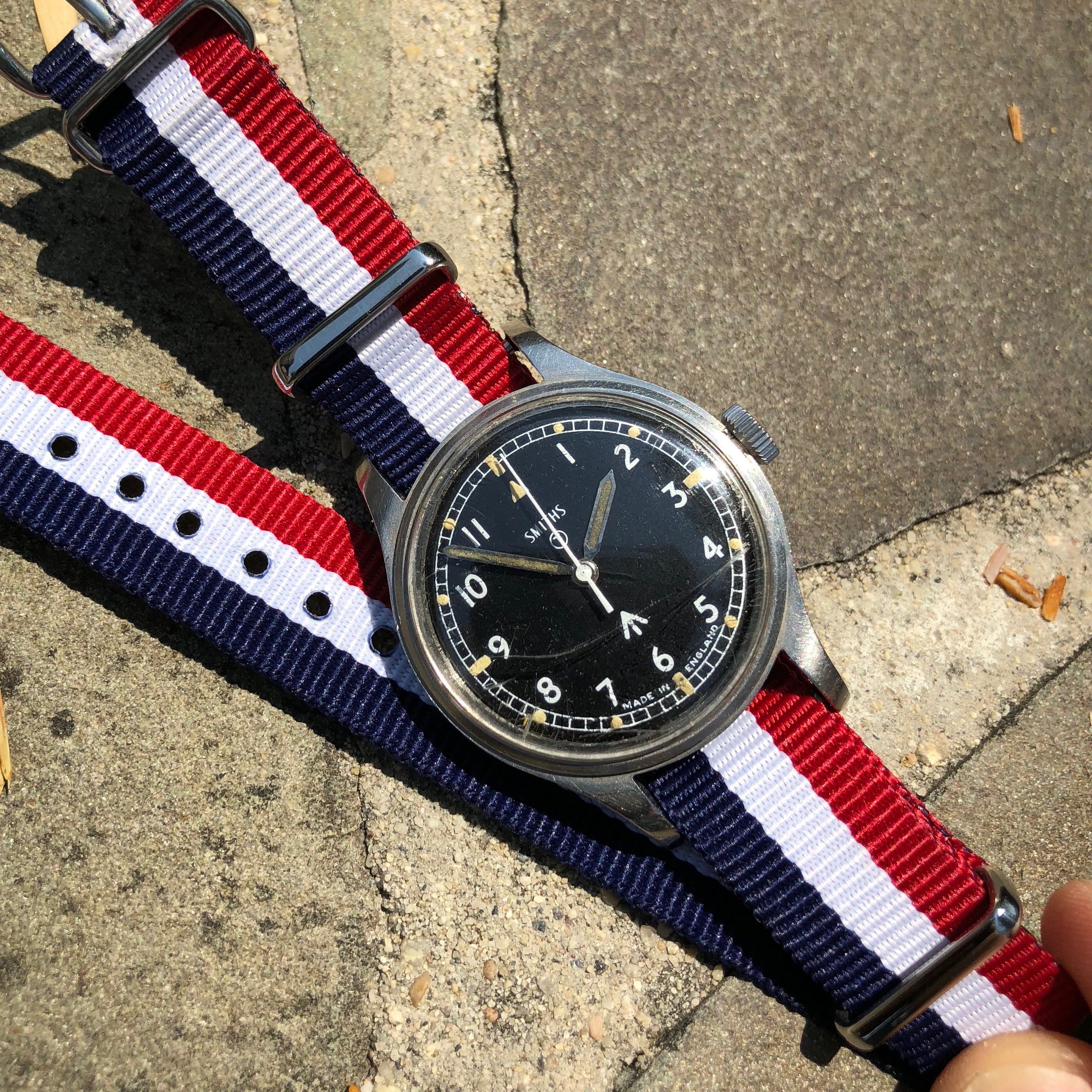 HORLOGE DE MARINE Smiths Empire.1ére moitié du XXéme siècle. Pour