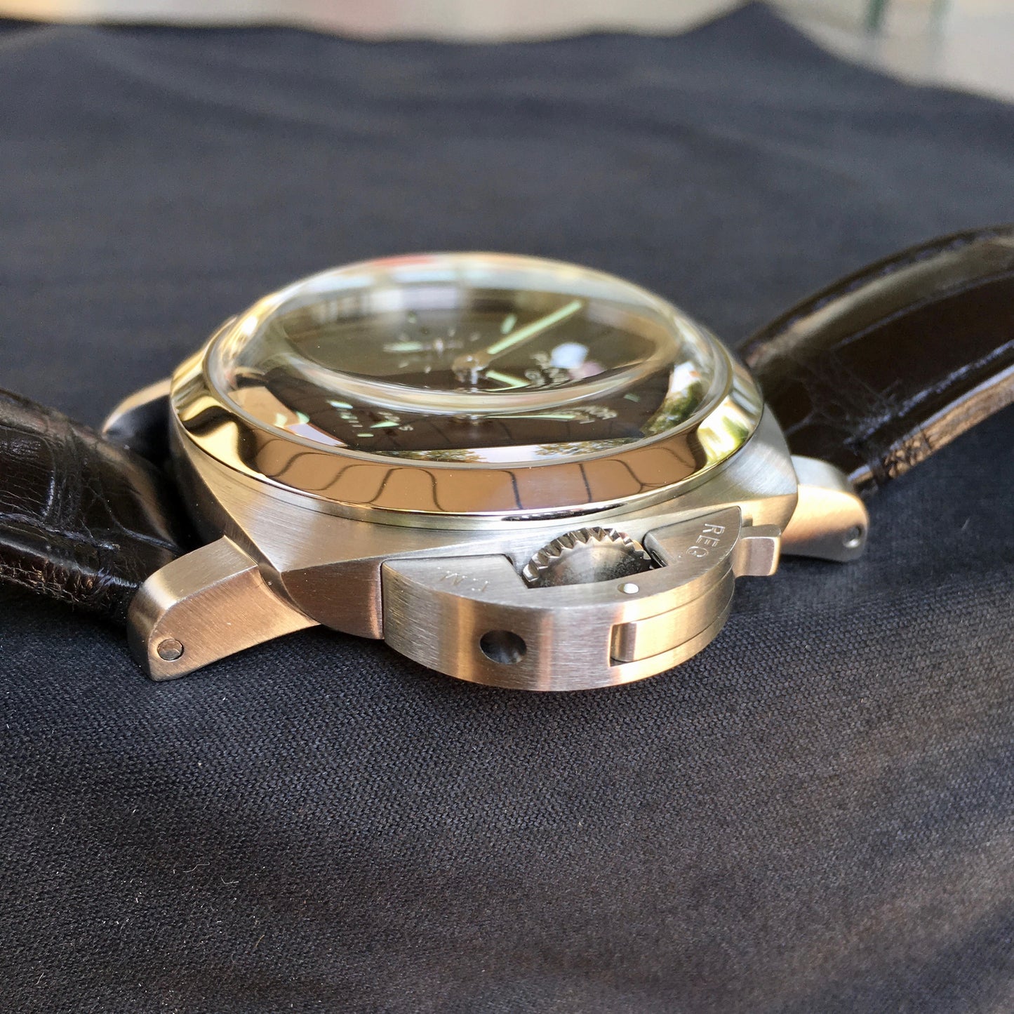 Panerai PAM 233 Luminor 1950 8 Days GMT "Dot" Stainless Steel Manual PAM00233 Watch - Hashtag Watch Company
