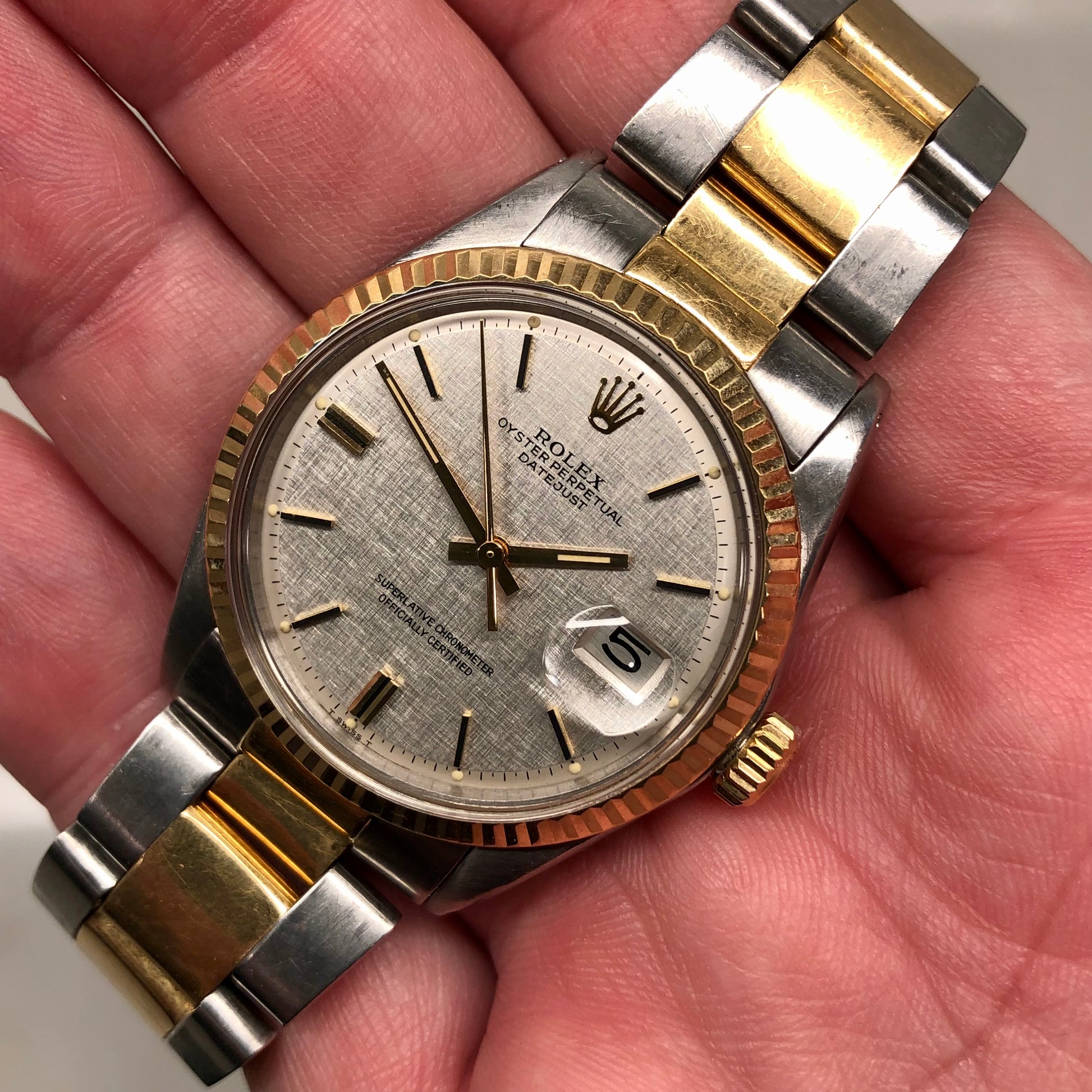 1972 Rolex Datejust 1601 Silver Linen Dial Oyster Fluted Bezel Wristwatch with Box and Papers - HASHTAGWATCHCO