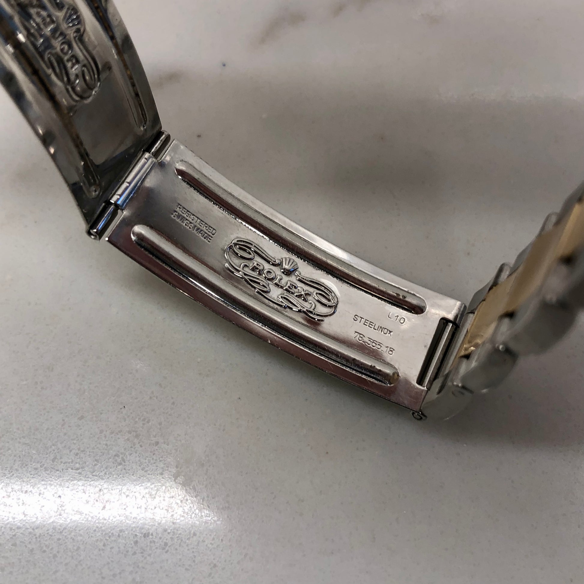 1972 Rolex Datejust 1601 Silver Linen Dial Oyster Fluted Bezel Wristwatch with Box and Papers - HASHTAGWATCHCO