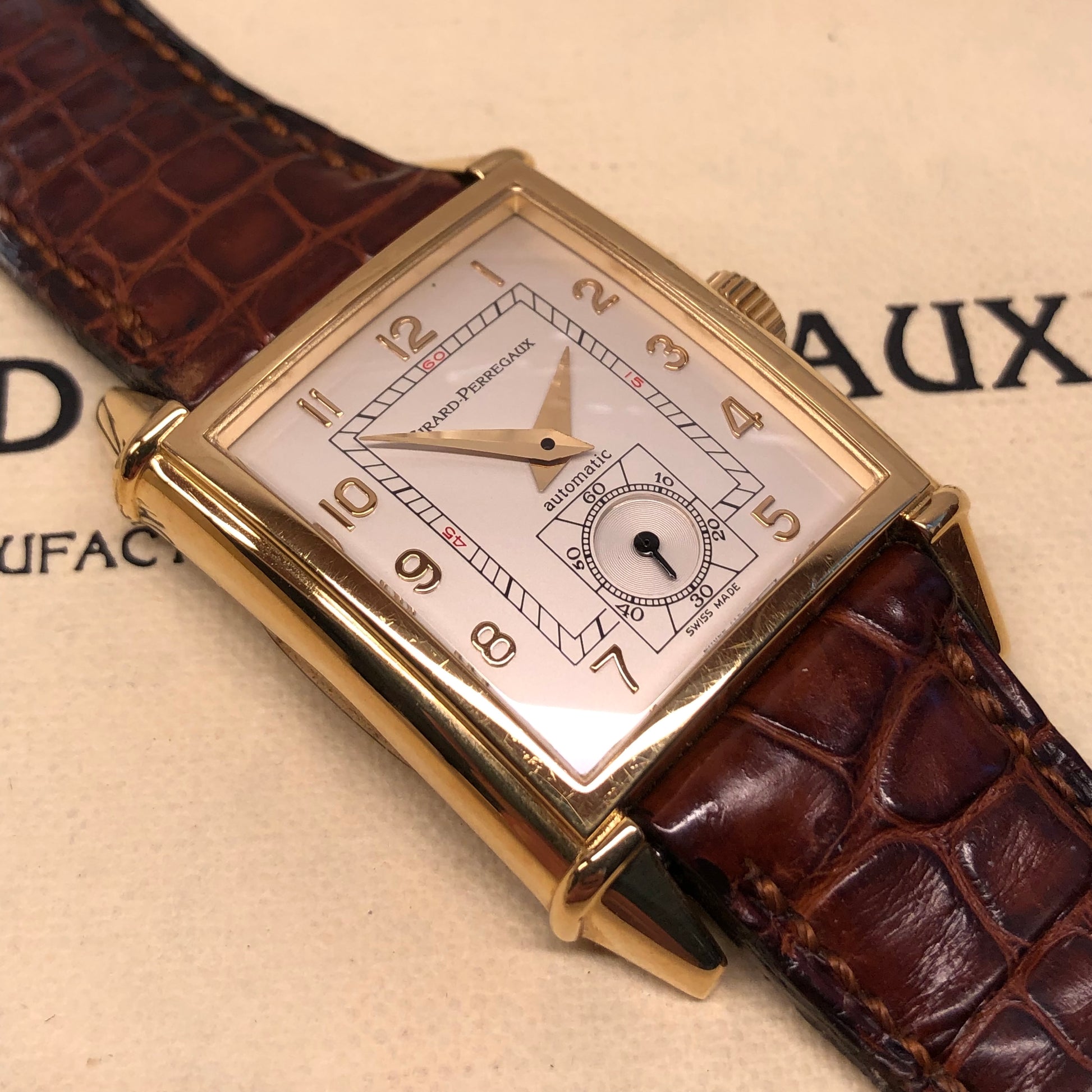 Girard Perregaux Vintage 1945 18K Yellow Gold 25940 Automatic Wristwatch with Box and Booklets - HASHTAGWATCHCO
