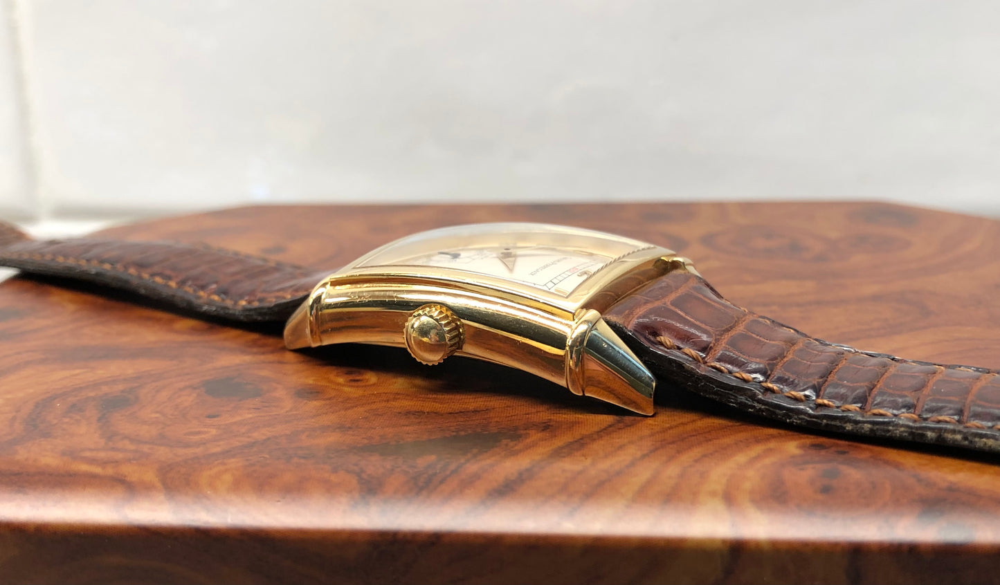Girard Perregaux Vintage 1945 18K Yellow Gold 25940 Automatic Wristwatch with Box and Booklets - HASHTAGWATCHCO