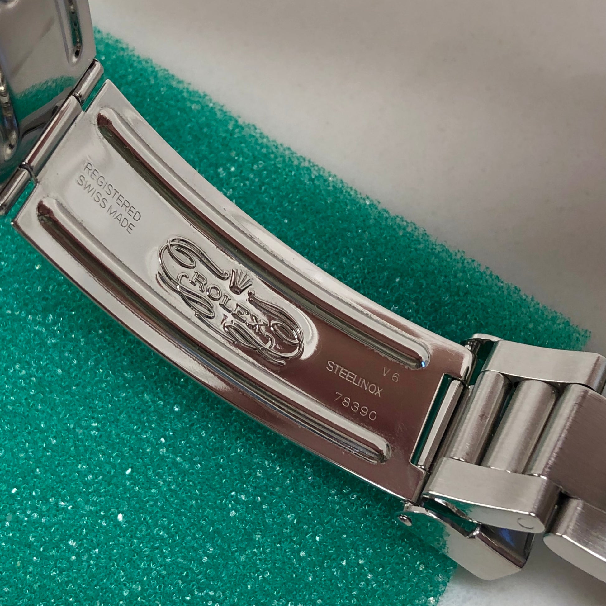 1996 Rolex Daytona 16520 White Steel Automatic Chronograph Wristwatch with Box and Papers - HASHTAGWATCHCO