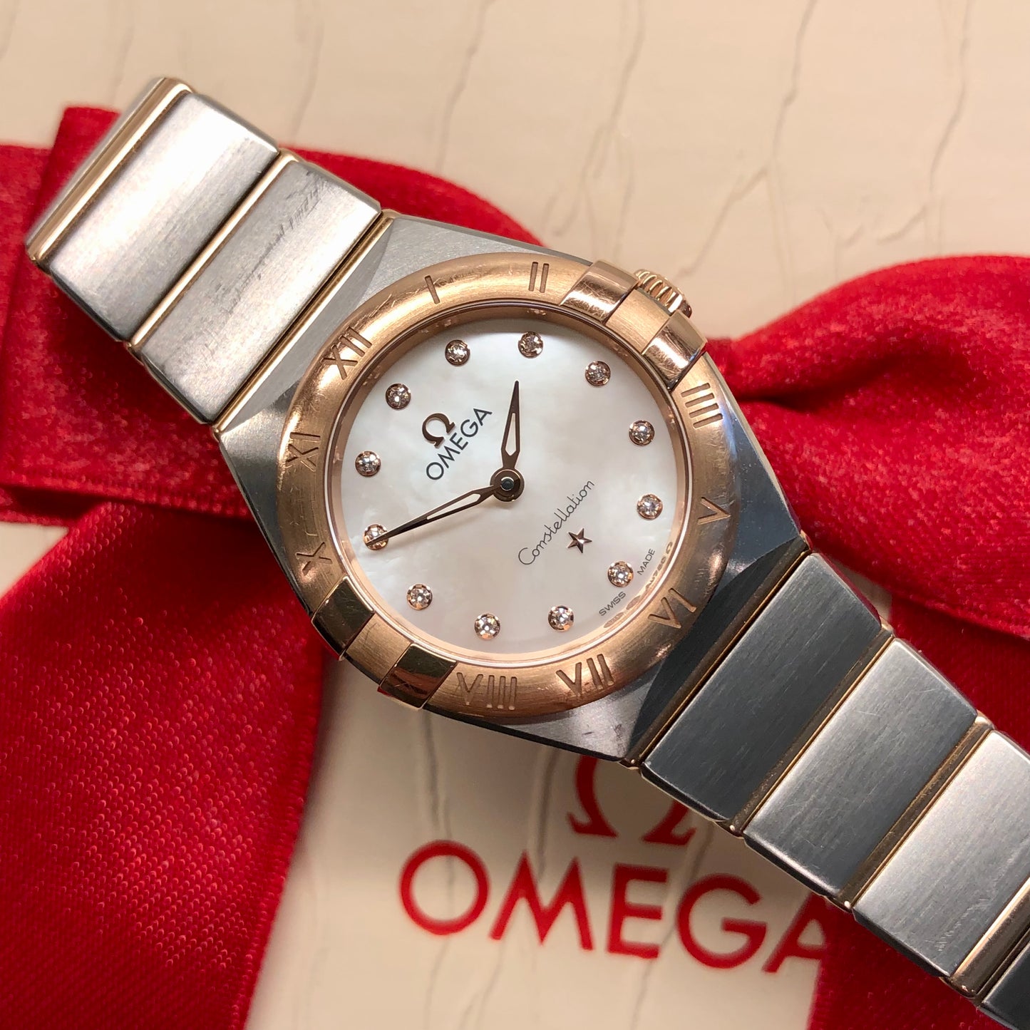 2020 Omega Constellation Manhattan 131.20.25.60.55.001 Quartz MOP Diamond Dial Two Tone 25mm Ladies Wristwatch