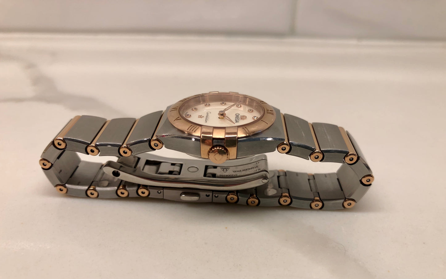 2020 Omega Constellation Manhattan 131.20.25.60.55.001 Quartz MOP Diamond Dial Two Tone 25mm Ladies Wristwatch