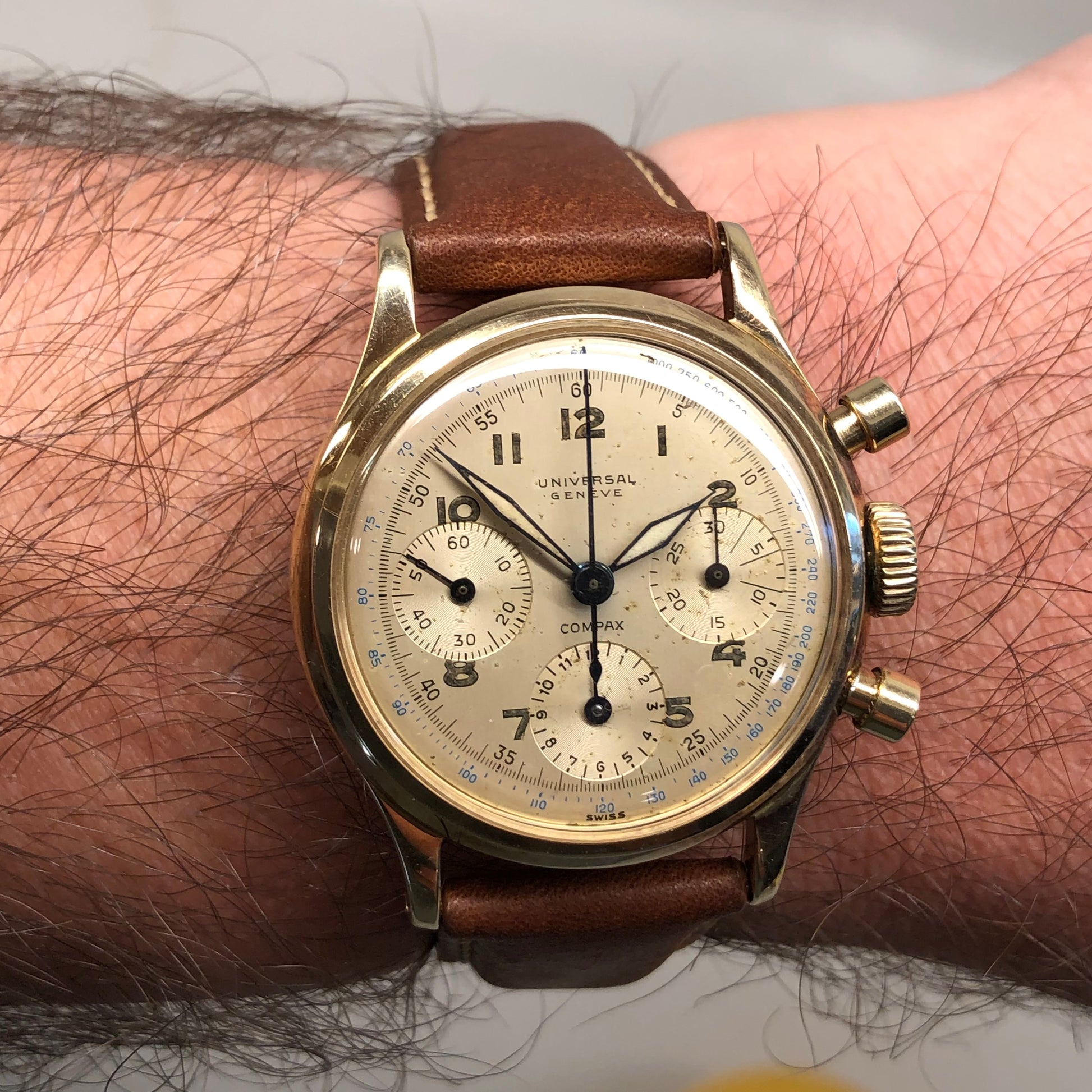1950s Universal Geneve Compax 52215 Chronograph 14K Yellow Gold Caliber 281 Wristwatch - HASHTAGWATCHCO