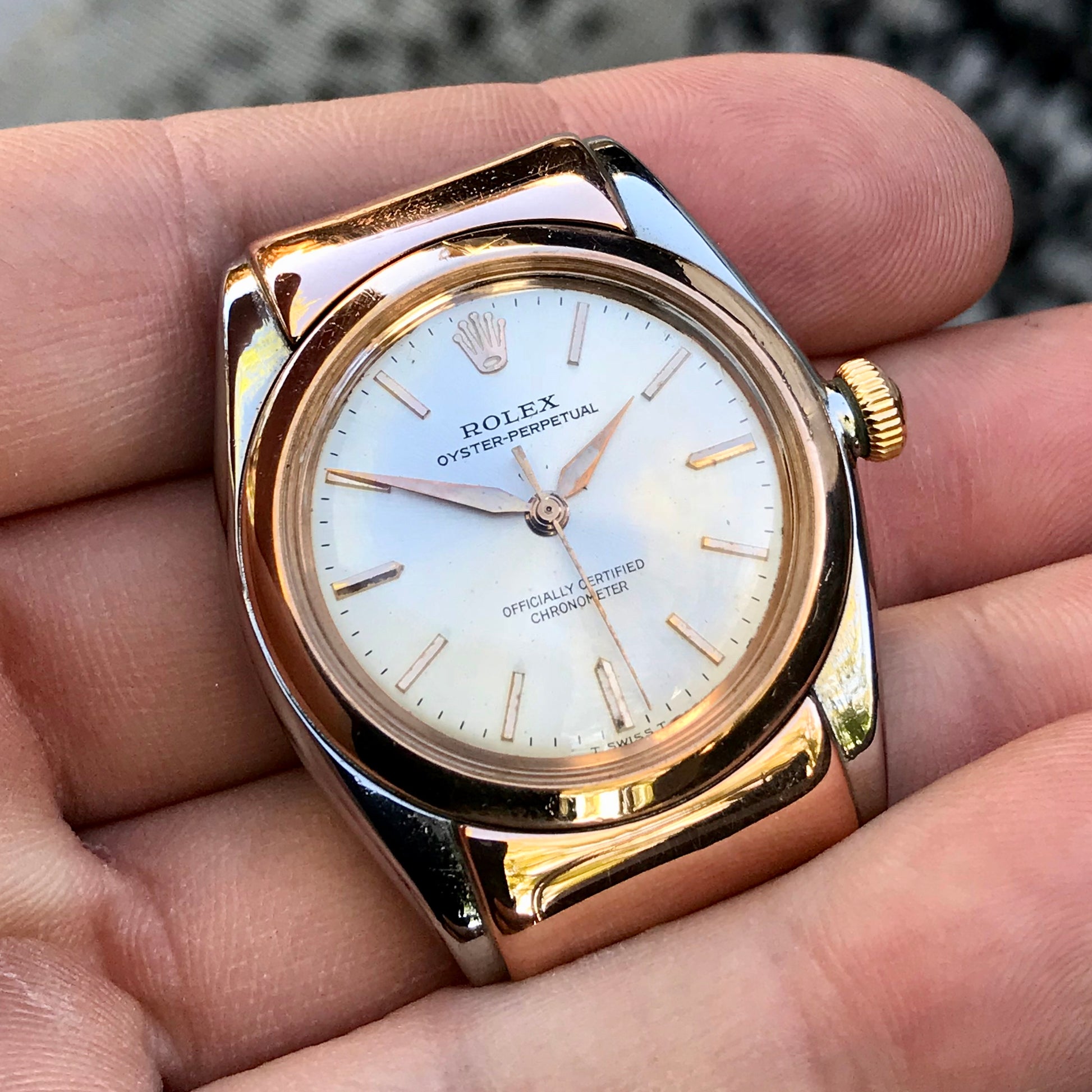 Rolex bubbleback 2025 rose gold