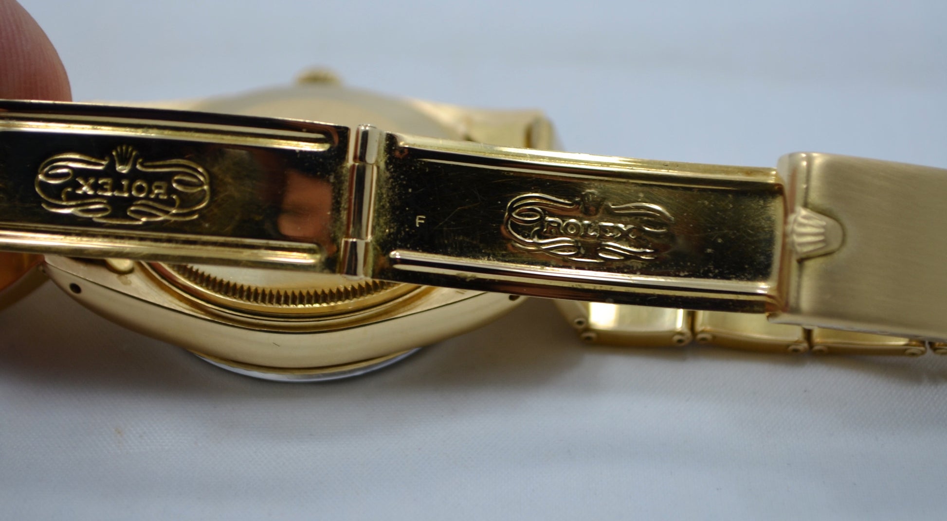 Vintage Rolex 15038 Oyster Perpetual Date 18K Yellow Gold 8.8 Mil 1985 Watch - Hashtag Watch Company
