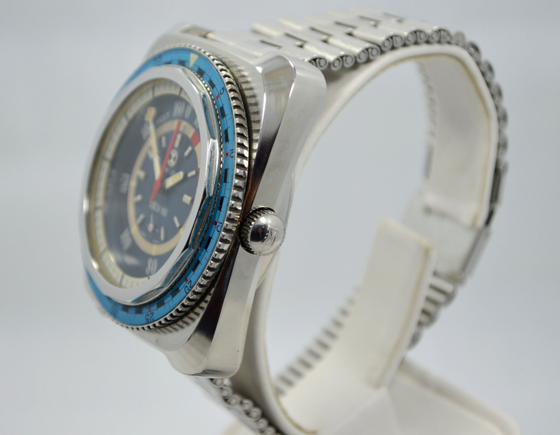 Vintage Favre Leuba Bathy 160 Divers 53253 Blue Steel Wristwatch - Hashtag Watch Company