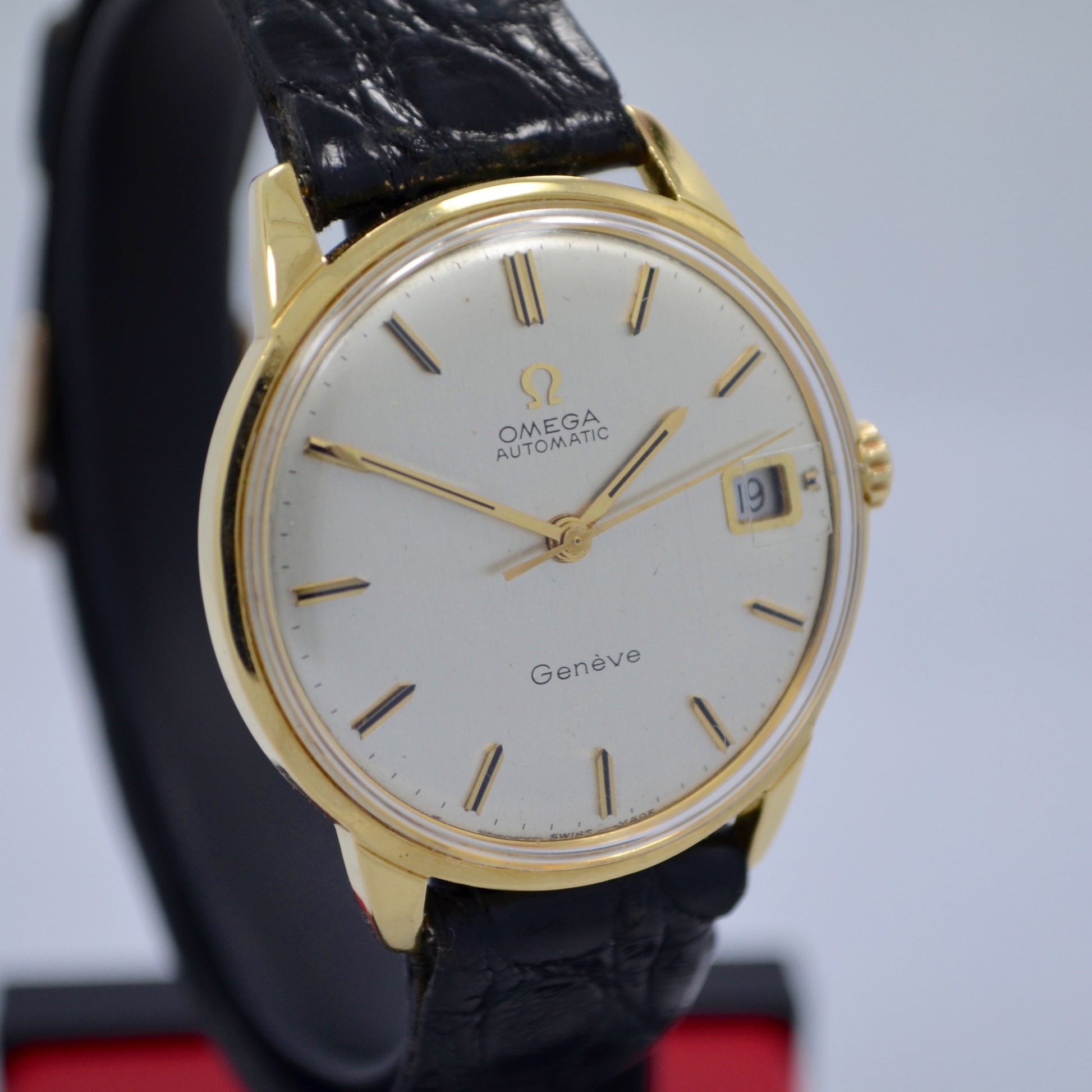 Vintage Omega Seamaster 166001 18K Solid Yellow Gold Cal. 565 Automatic Watch - Hashtag Watch Company