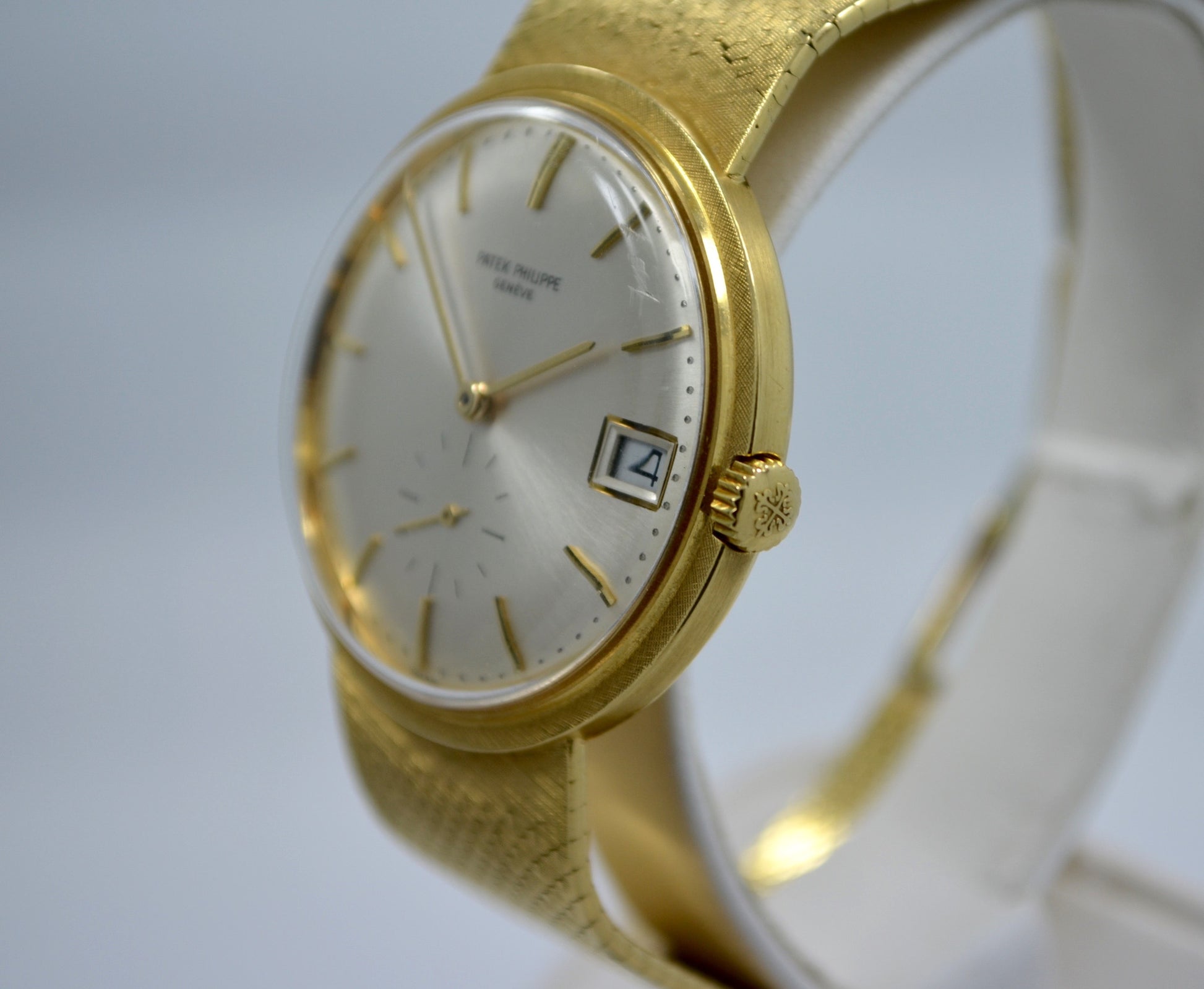 Vintage Patek Philippe Calatrava 3445/6 18K Yellow Gold Automatic Wristwatch - Hashtag Watch Company