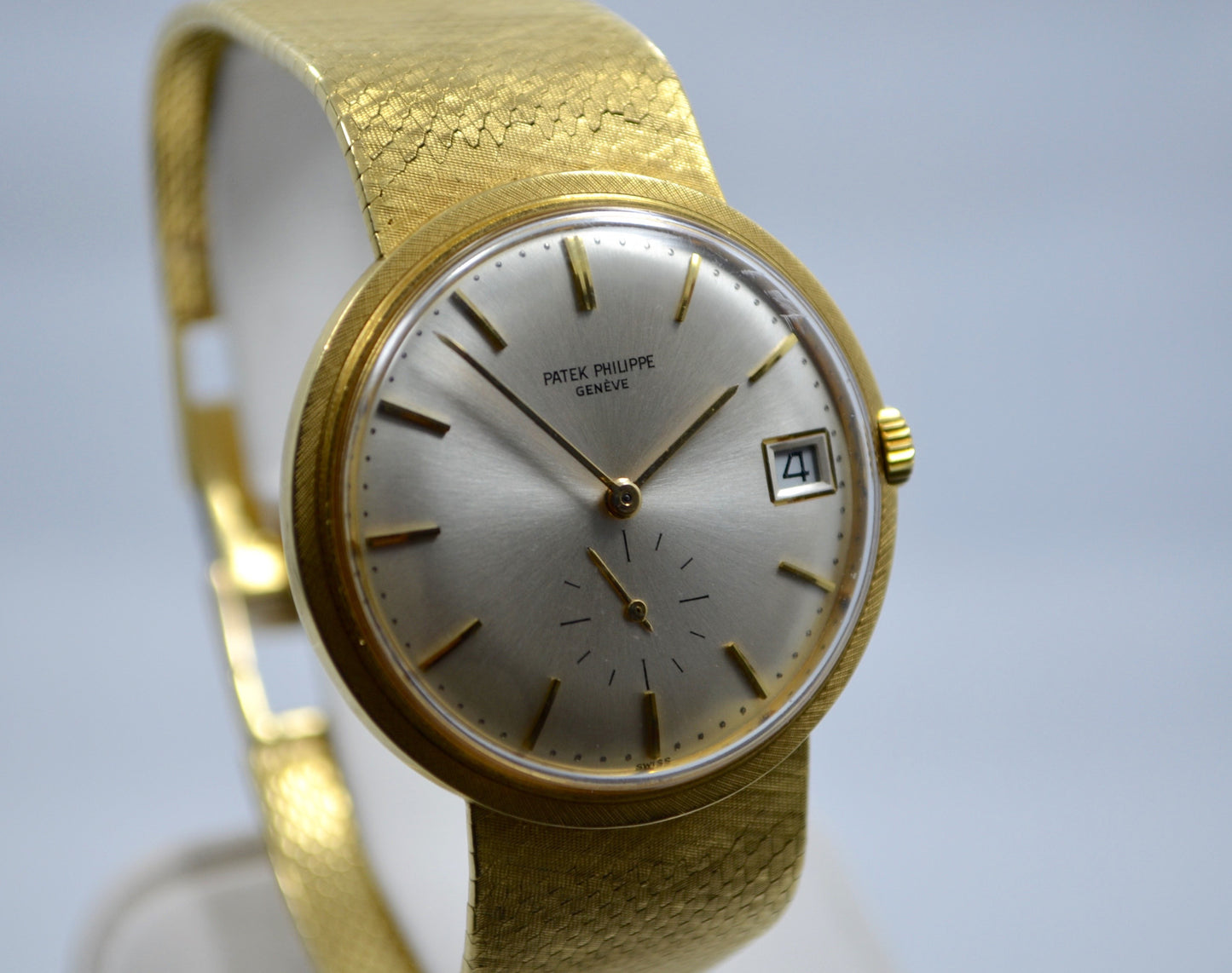 Vintage Patek Philippe Calatrava 3445/6 18K Yellow Gold Automatic Wristwatch - Hashtag Watch Company