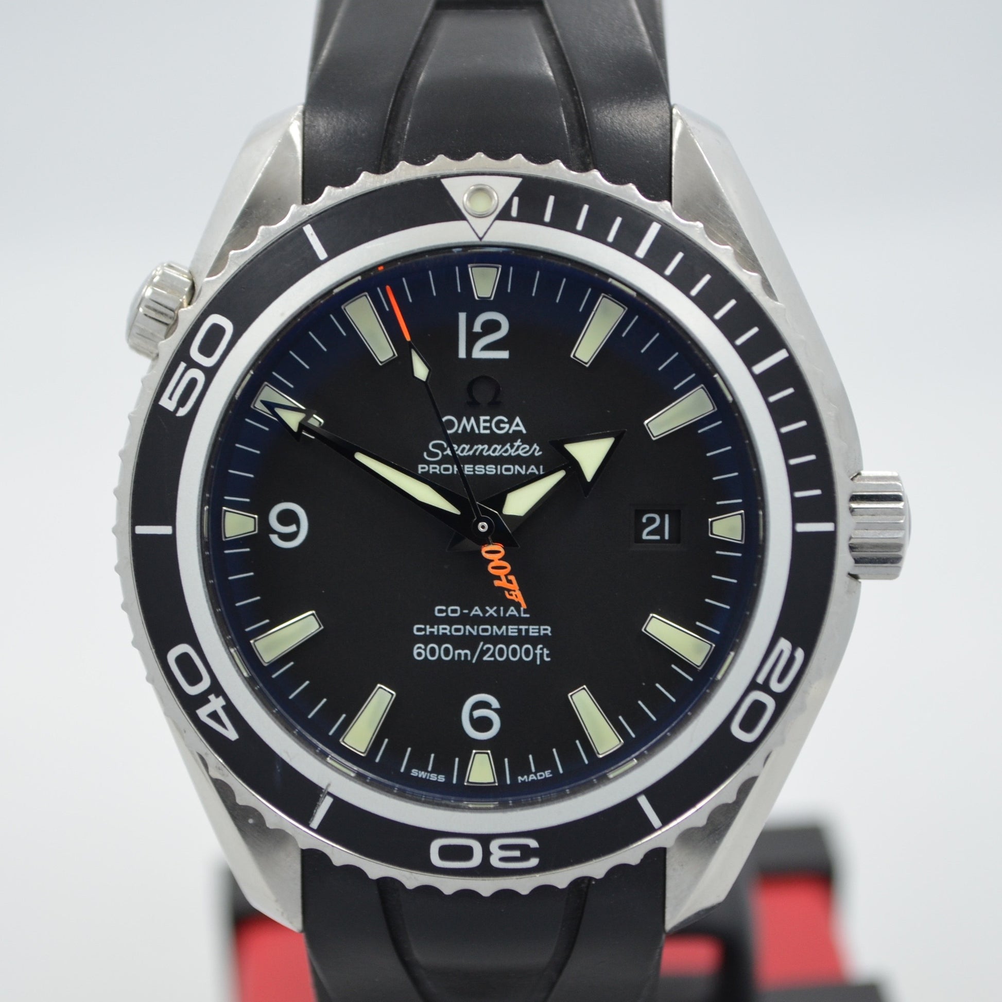 Omega Seamaster James Bond 007 Casino Royale 2907.50.91 Steel Wristwatch - Hashtag Watch Company
