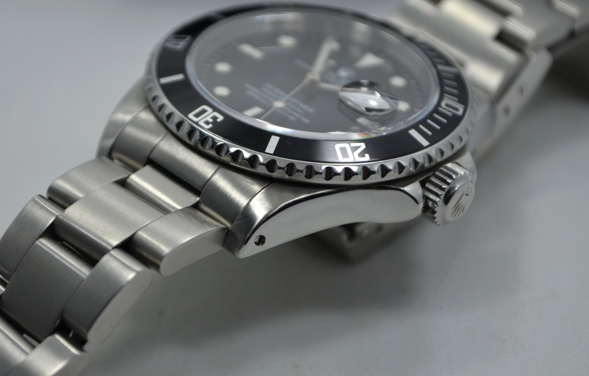 Rolex Submariner 16610 Stainless Steel "L" Serial 1989 Automatic Wristwatch - Hashtag Watch Company