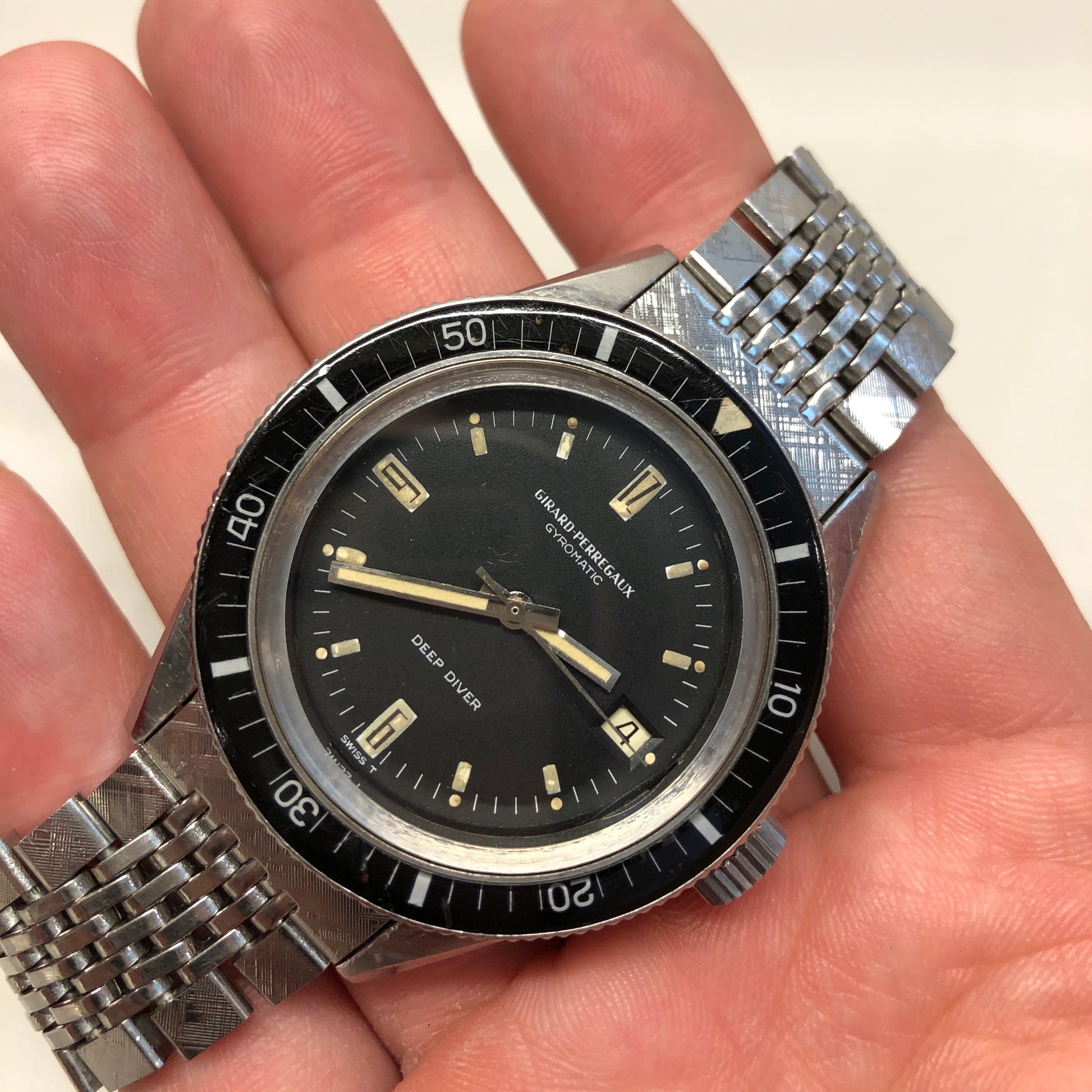 Girard Perregaux Gyromatic Deep Diver 8867 W Automatic Vintage Diving Wristwatch Circa 1960s - Hashtag Watch Company