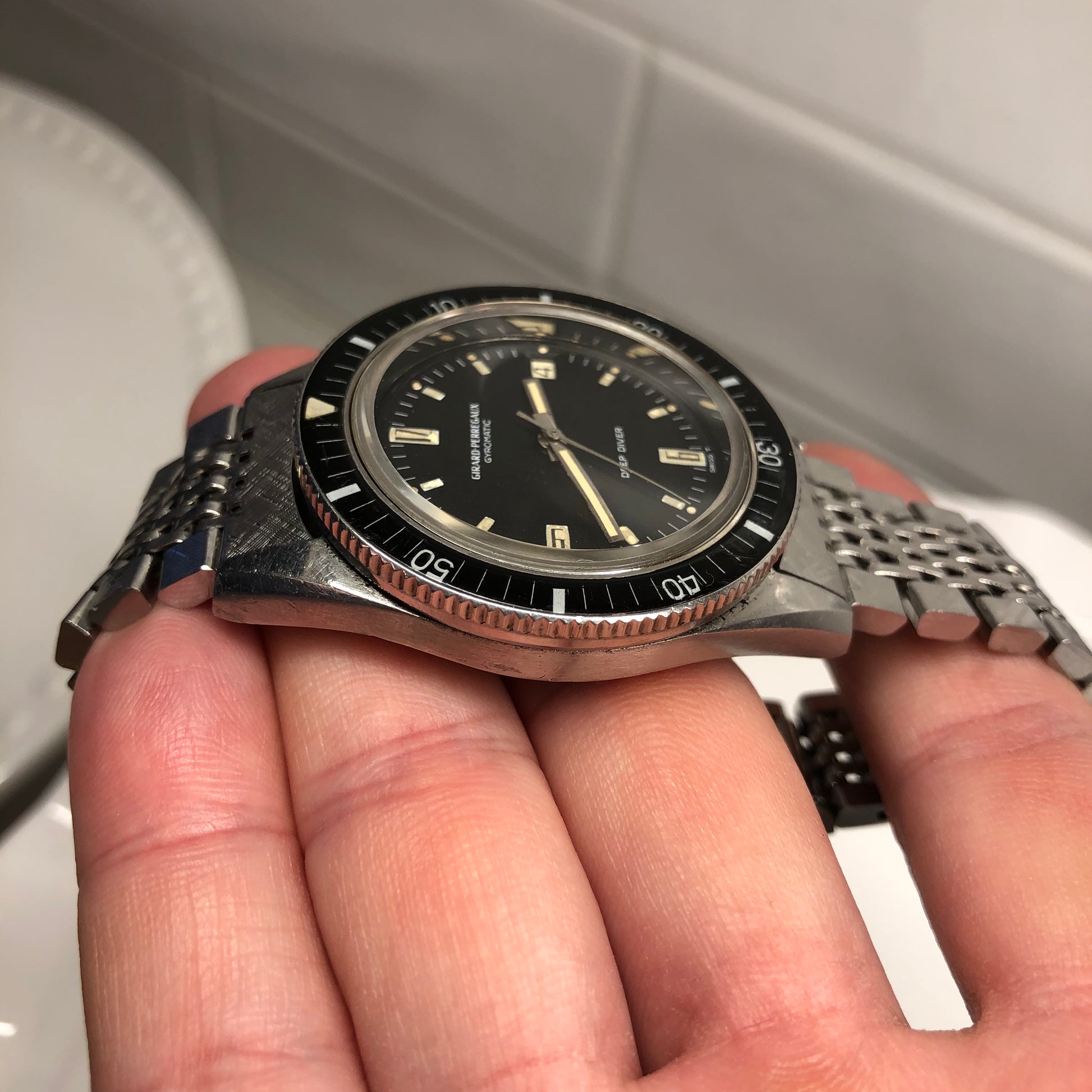 Girard Perregaux Gyromatic Deep Diver 8867 W Automatic Vintage Diving Wristwatch Circa 1960s - Hashtag Watch Company