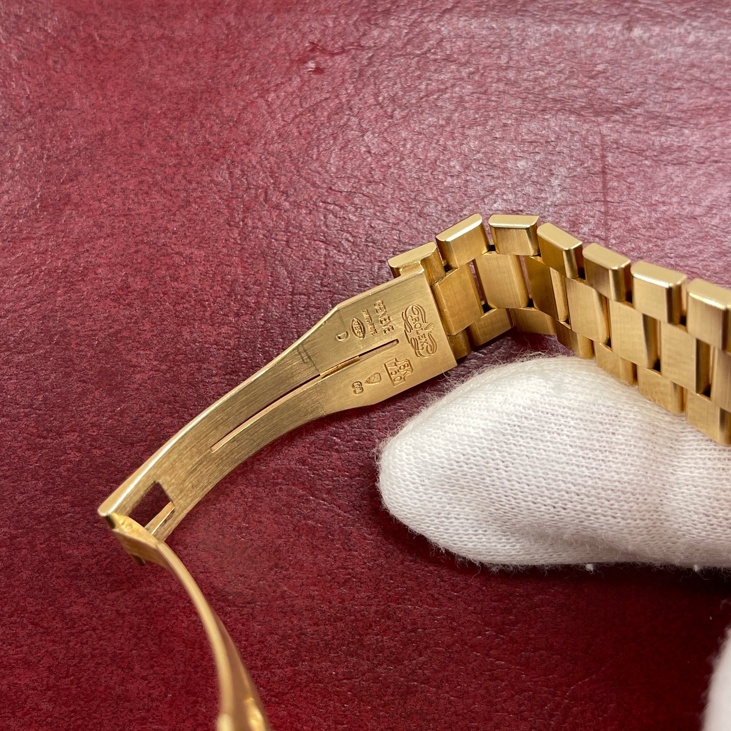 1981 Vintage Rolex Oysterquartz President 19018 Day Date 18K Yellow Gold Wristwatch - Hashtag Watch Company