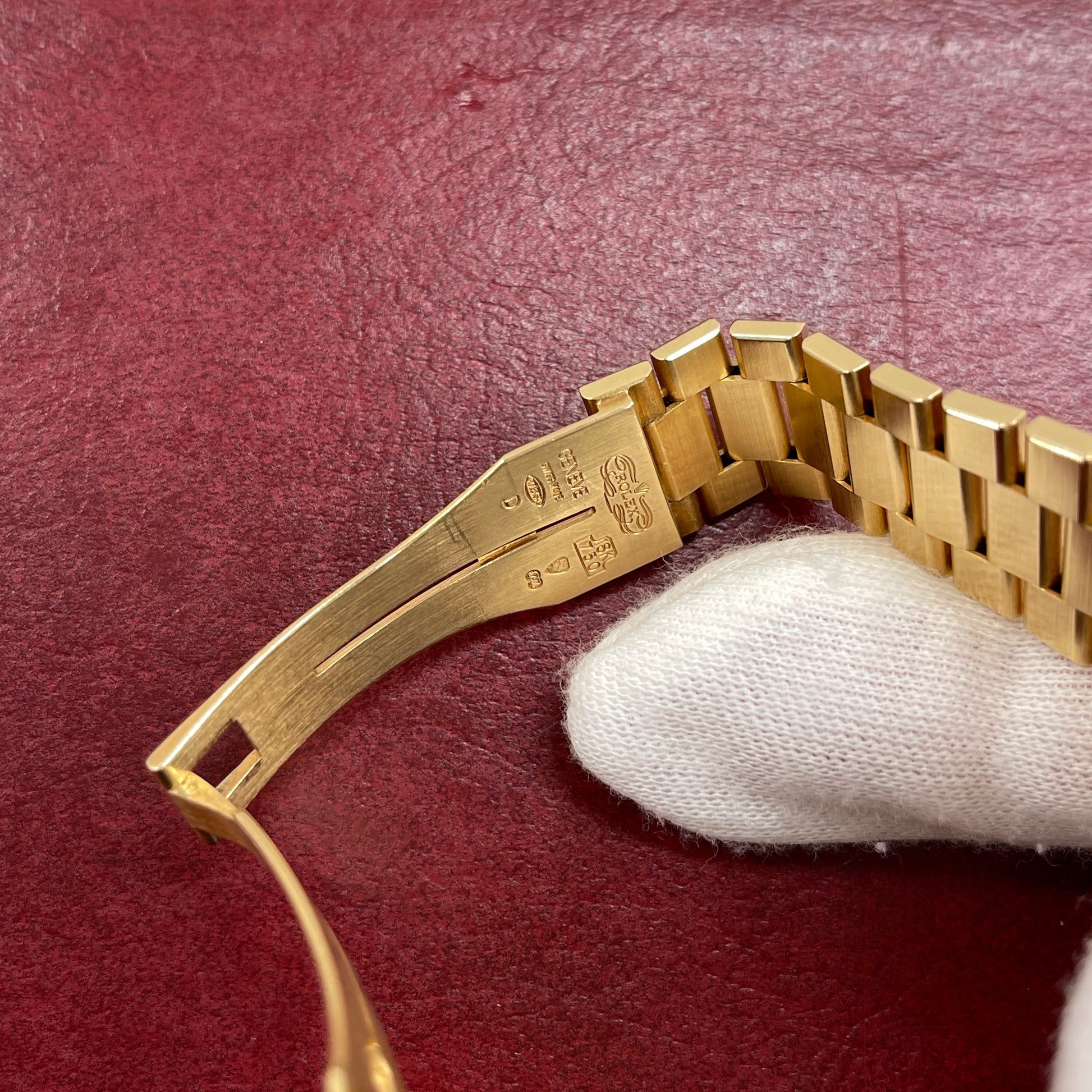 1981 Vintage Rolex Oysterquartz President 19018 Day Date 18K Yellow Gold Wristwatch - Hashtag Watch Company