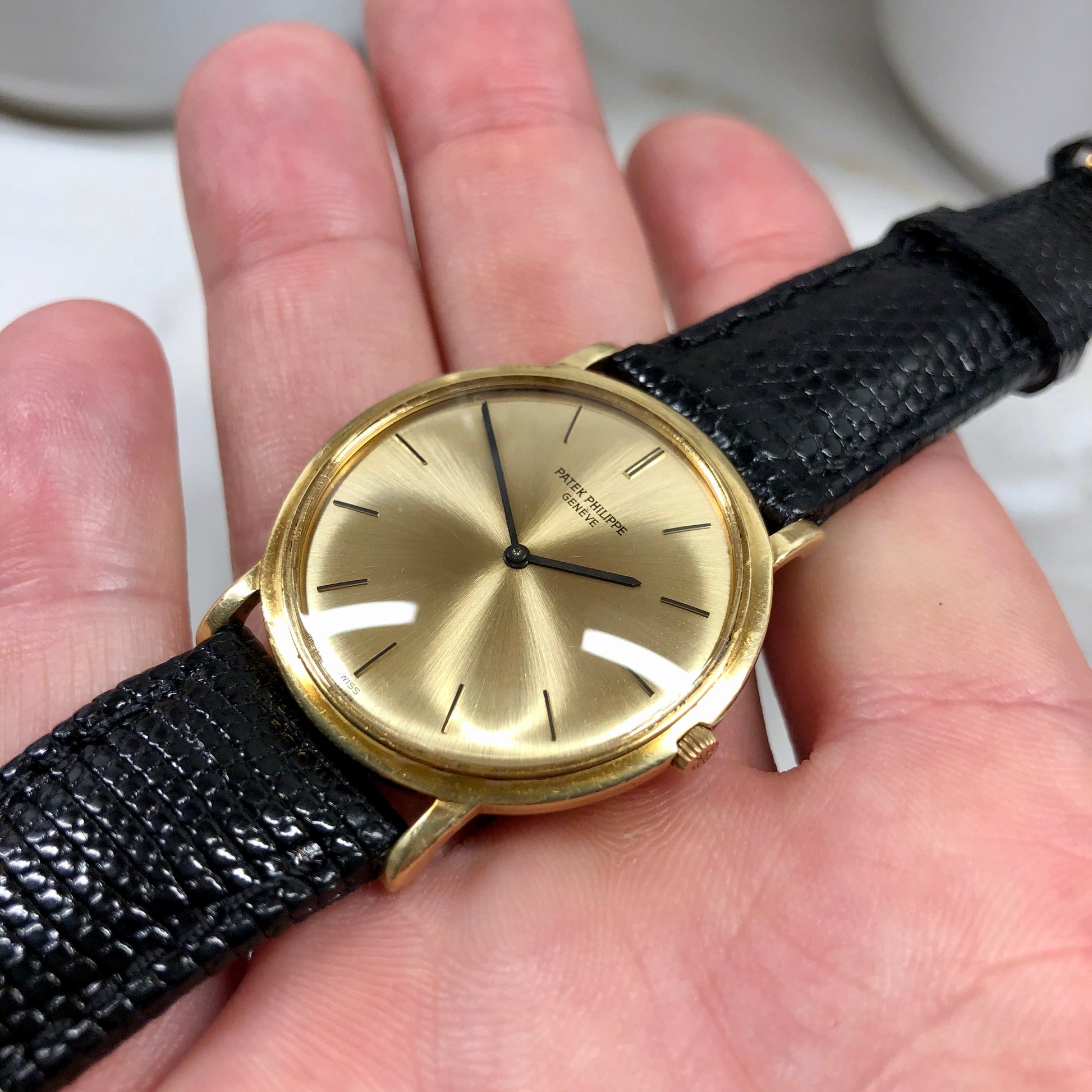Vintage Patek Philippe Calatrava 3520 18K Yellow Gold Screw Back Manual Wind Wristwatch - Hashtag Watch Company