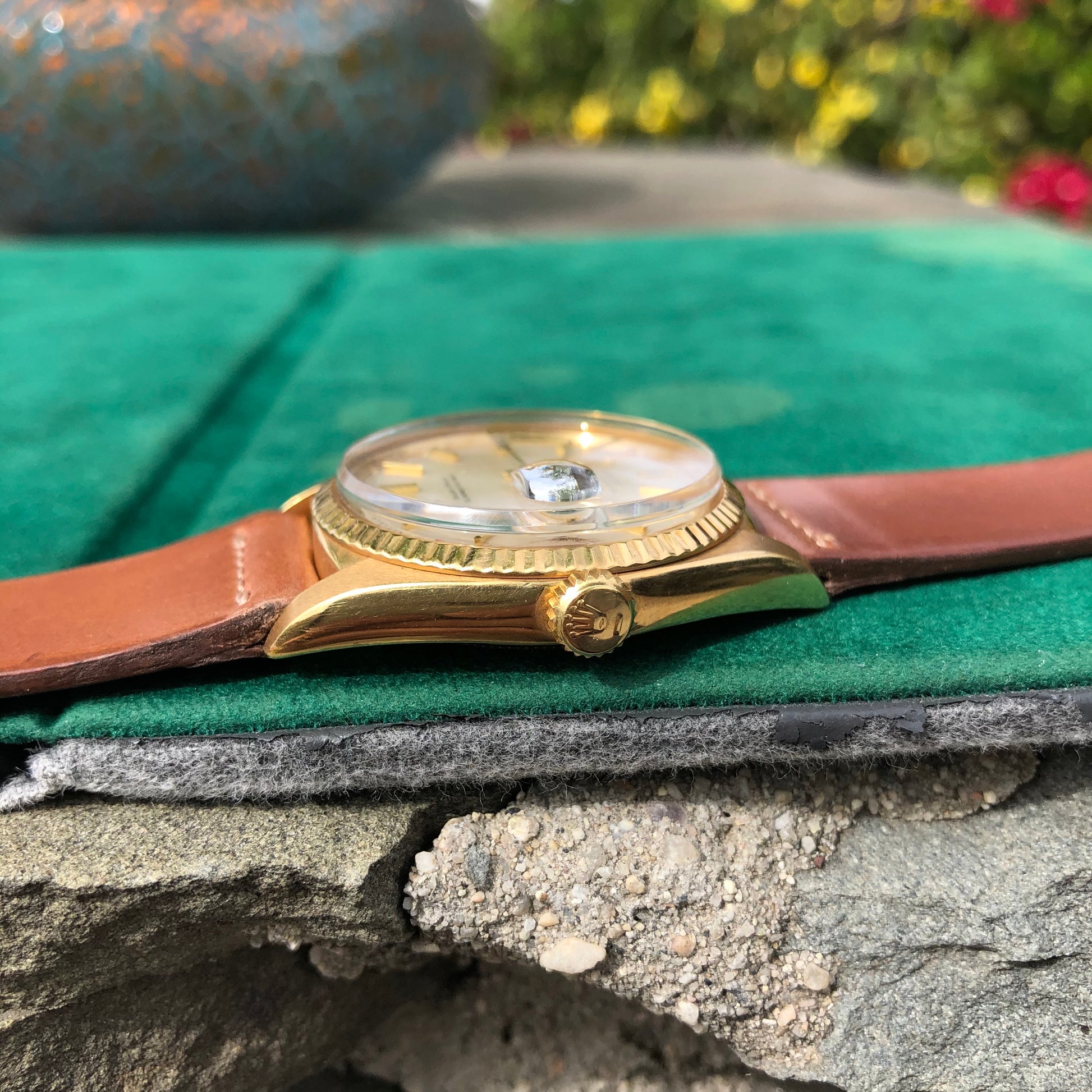 Vintage Rolex Datejust 1601 18K Yellow Gold Silver Automatic Wristwatch Circa 1969 - Hashtag Watch Company