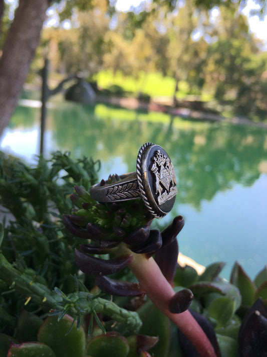 Vintage Antique Silver Signet Coat of Arms Crest Onyx Stone Ring - Hashtag Watch Company