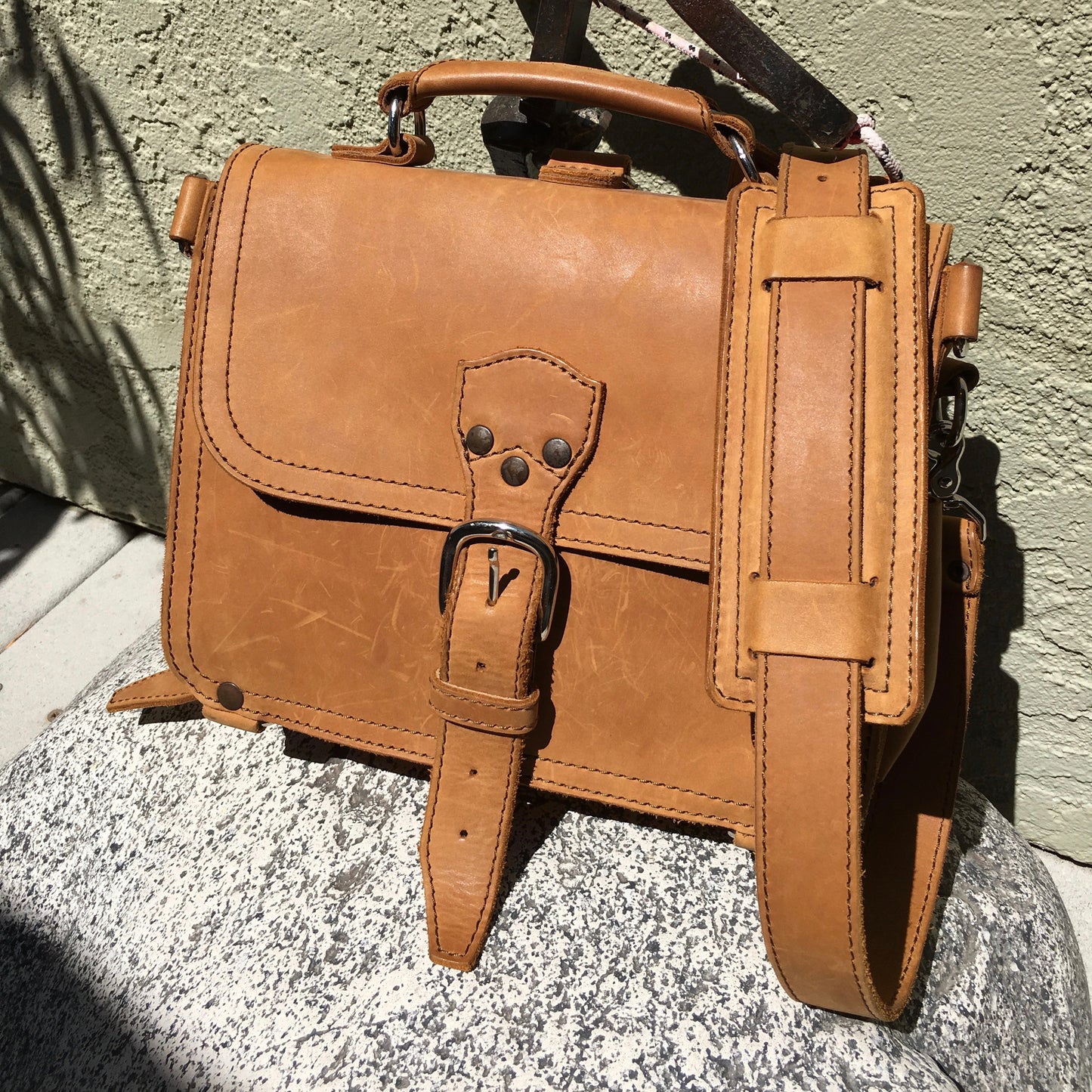saddleback tobacco Leather Squared Backpack & New Leather Review which is complete overkill its like killing a fly with a shotgun Saddleback Front Pocket Backpack Review: