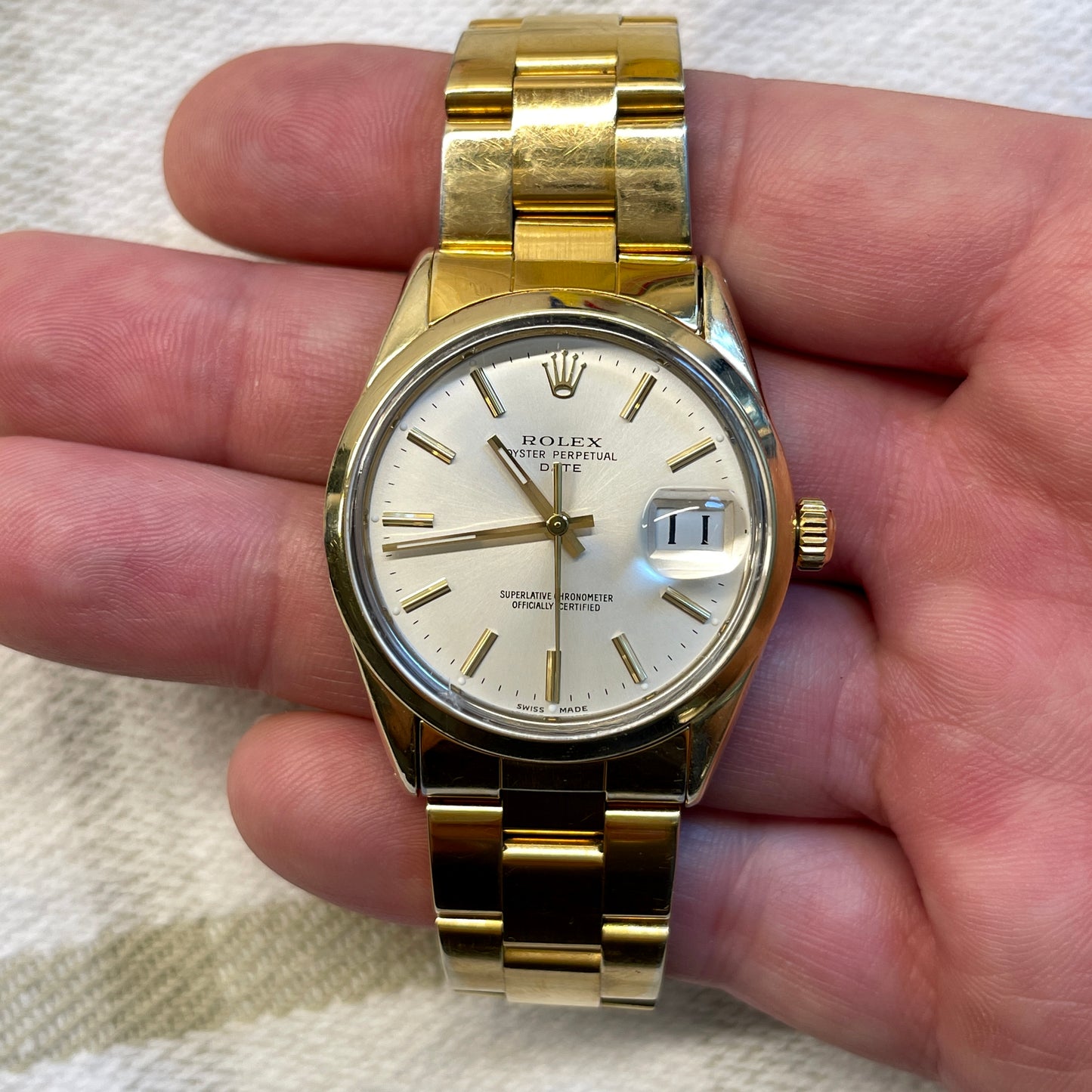 1970 Vintage Rolex Oyster Perpetual Date 1550 Silver Stick Cal. 1570 Automatic Gold Shell Wristwatch - Hashtag Watch Company