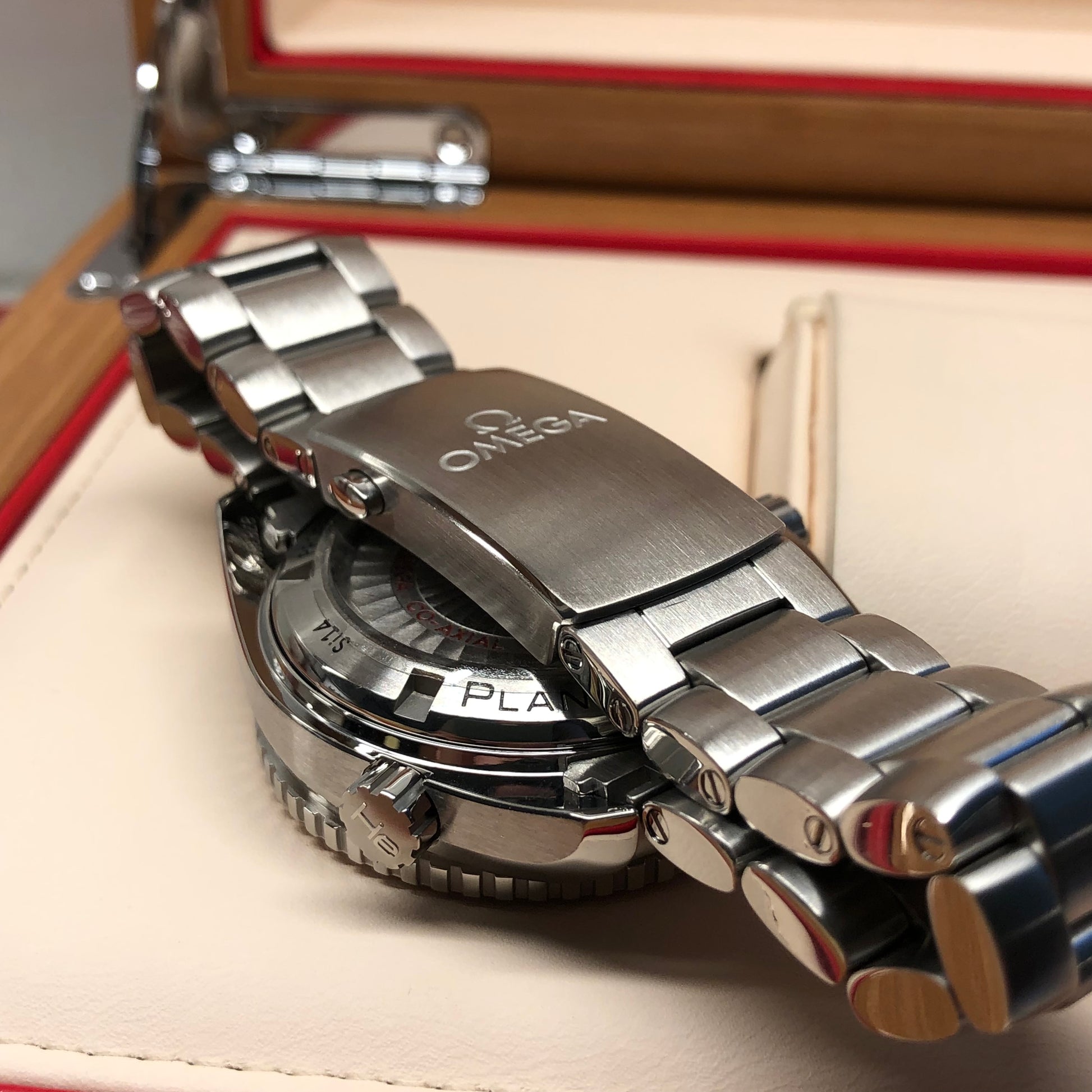 2018 Omega Planet Ocean 600M Seamaster 232.30.42.21.01.002 Steel Co-Axial 42mm Orange Bezel Box Papers - Hashtag Watch Co.