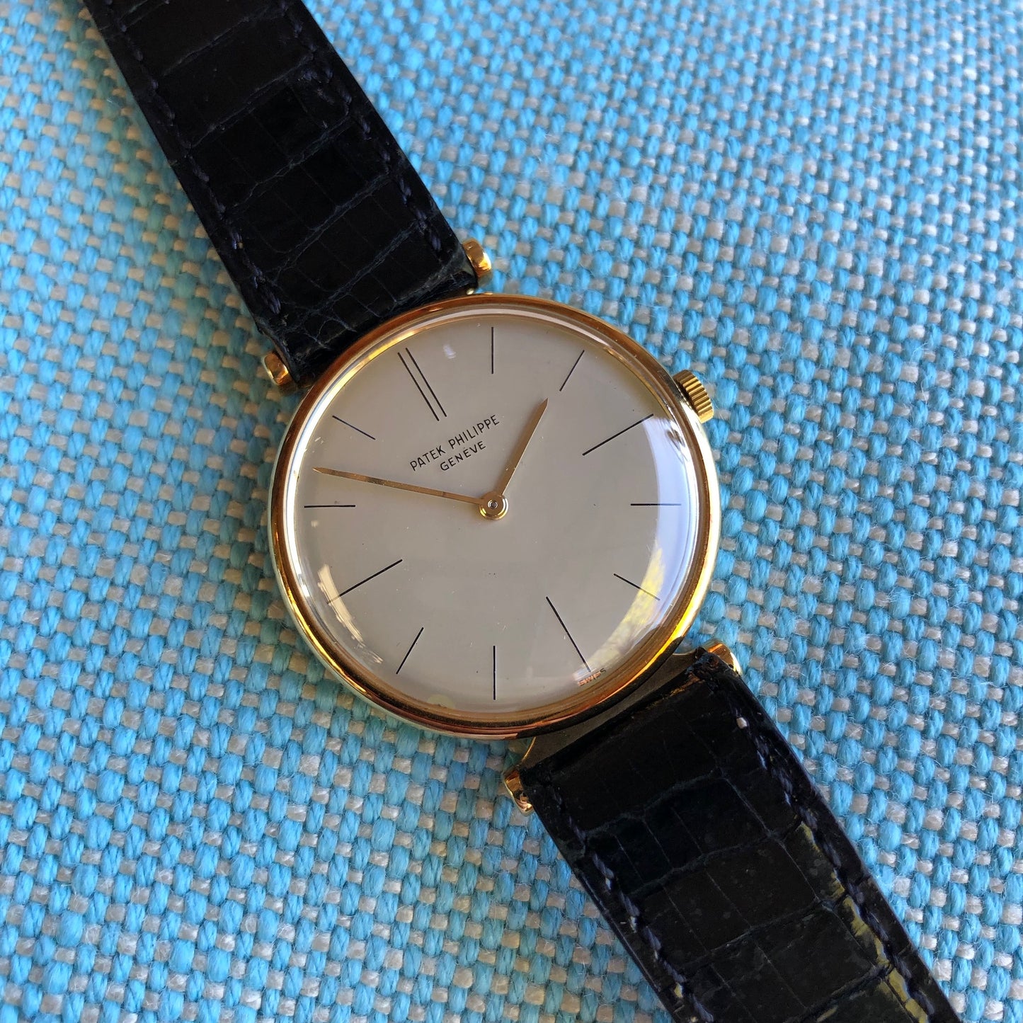 Vintage Patek Philippe Calatrava 2592 18K Yellow Gold Hooded Lugs Wristwatch - Hashtag Watch Company