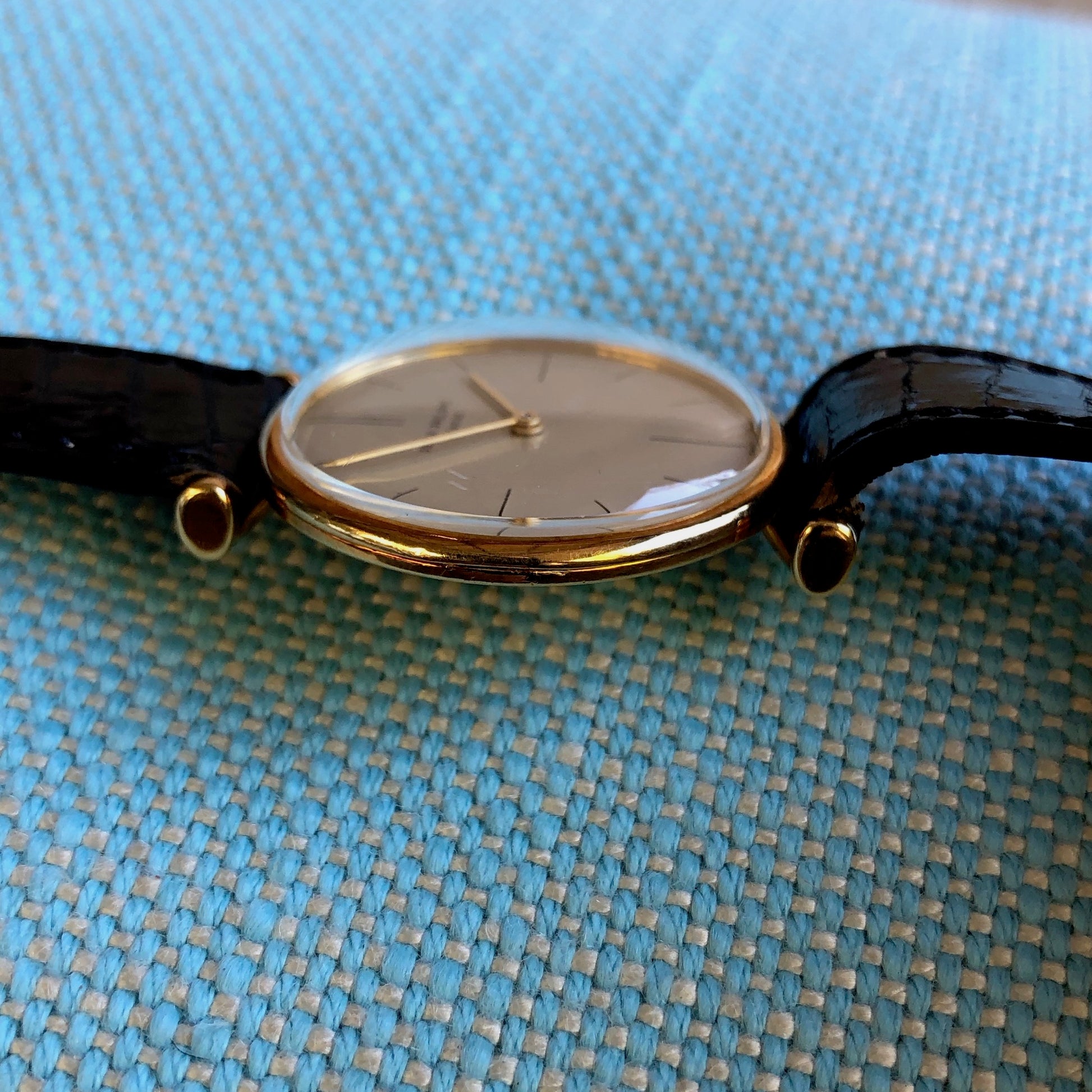 Vintage Patek Philippe Calatrava 2592 18K Yellow Gold Hooded Lugs Wristwatch - Hashtag Watch Company