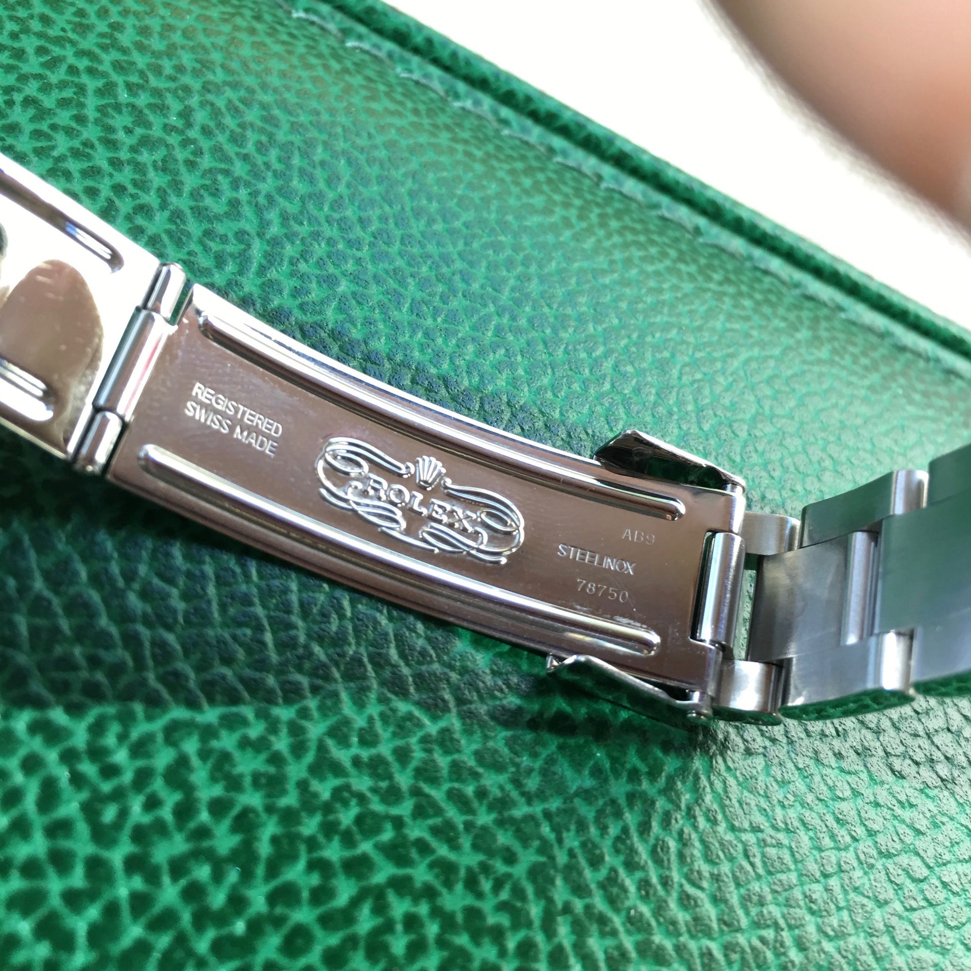 Rolex Yachtmaster 168622 Mid Size "P" Steel Platinum Oyster Ladies Wristwatch - Hashtag Watch Company