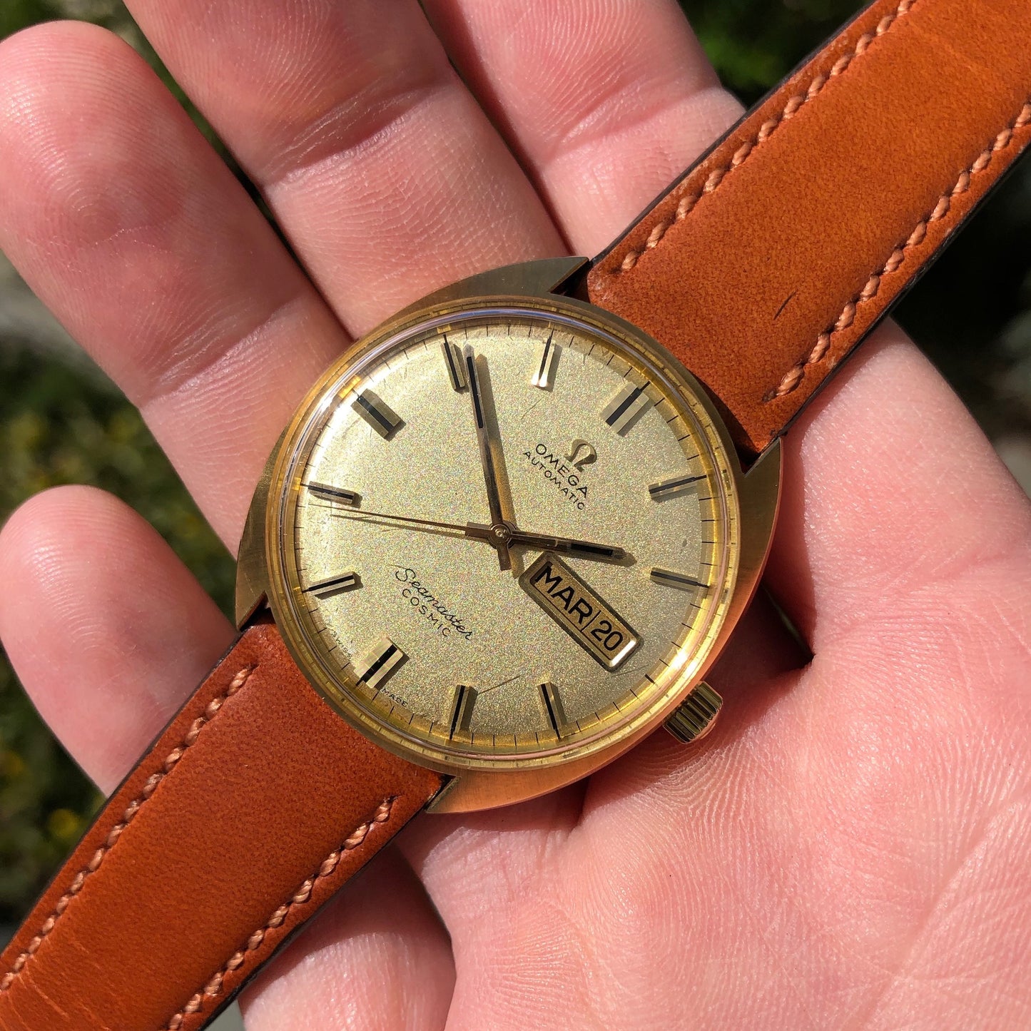 Vintage Omega Seamaster Cosmic 166.049 Day Date 18K Yellow Gold Cal. 752 Automatic Wristwatch - Hashtag Watch Company