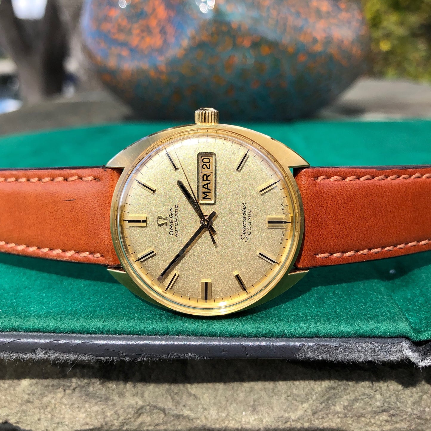 Vintage Omega Seamaster Cosmic 166.049 Day Date 18K Yellow Gold Cal. 752 Automatic Wristwatch - Hashtag Watch Company