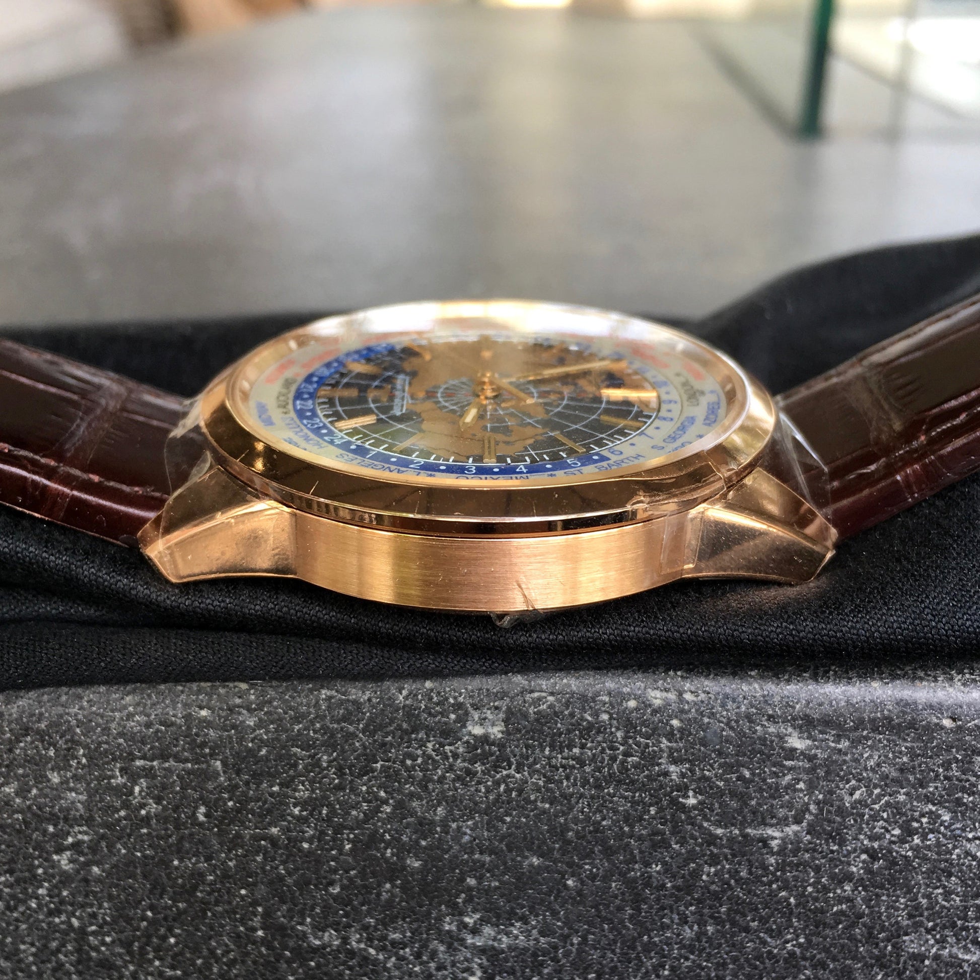 Jaeger LeCoultre Geophysic Universal Time Q8102520 Automatic Blue Lacquer Dial 18K Pink Gold Wristwatch - Hashtag Watch Company