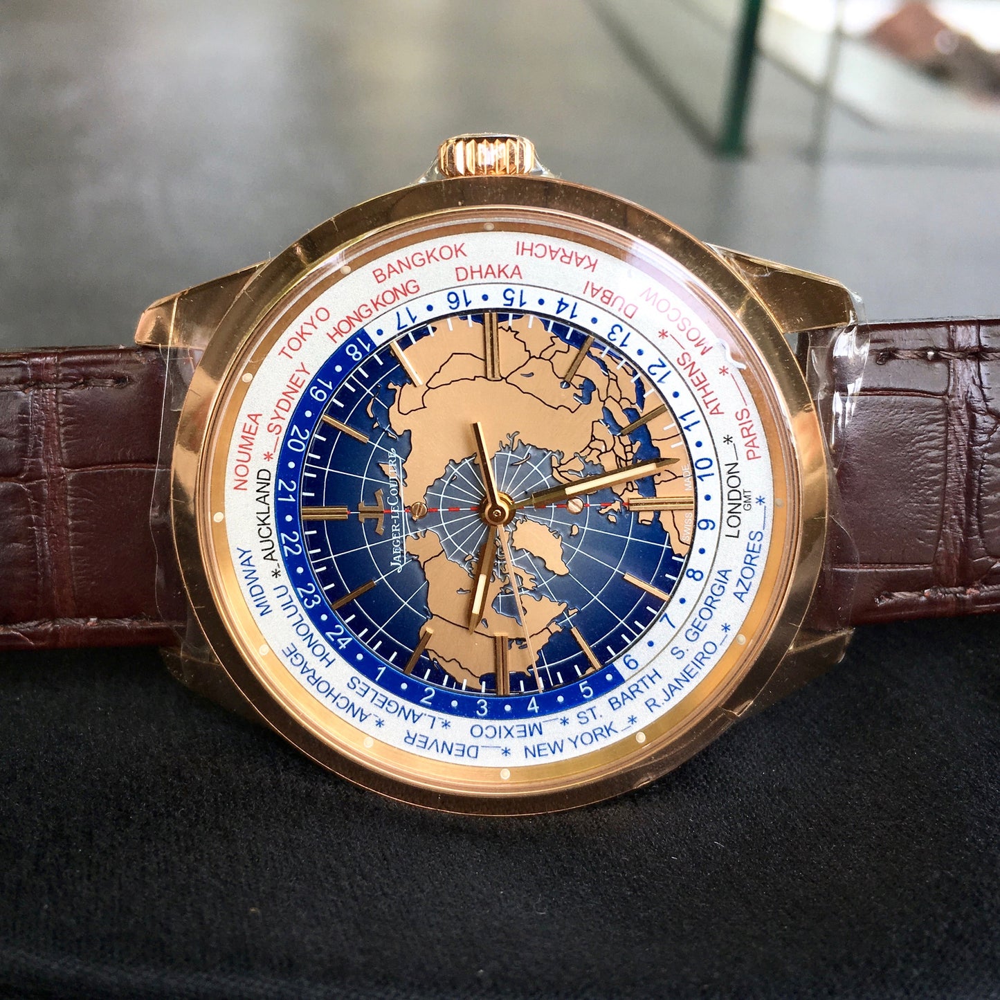 Jaeger LeCoultre Geophysic Universal Time Q8102520 Automatic Blue Lacquer Dial 18K Pink Gold Wristwatch - Hashtag Watch Company