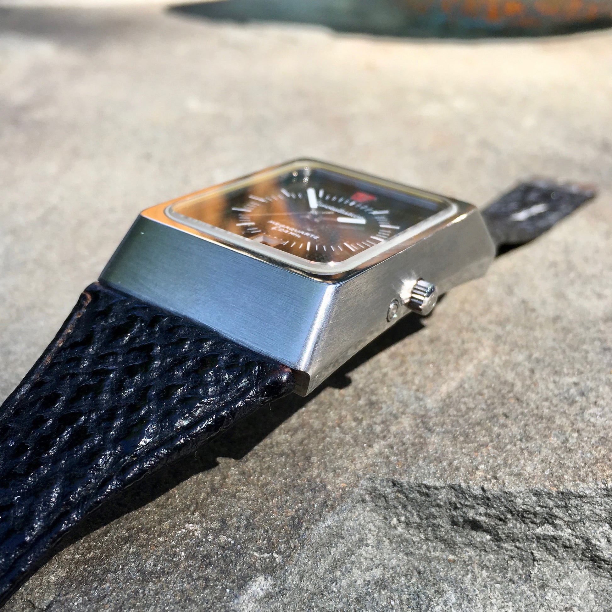 Vintage Omega Megaquartz F2.4MHz 196.0013 Black Dial 3223 Quartz Cal. 1510 Wristwatch 1970's - Hashtag Watch Company