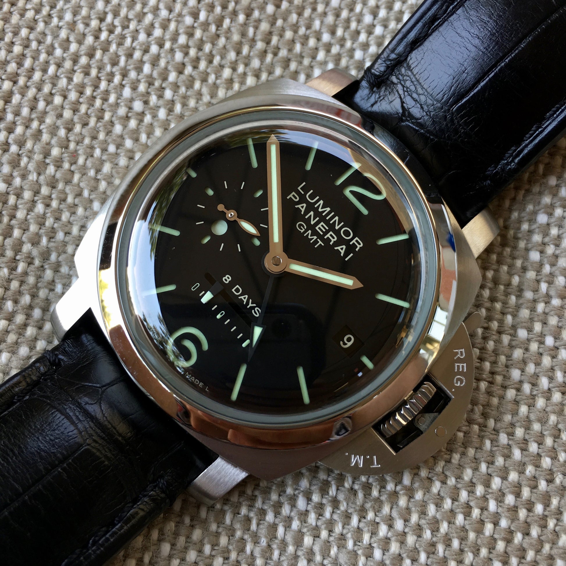 Panerai PAM 233 Luminor 1950 8 Days GMT "Dot" Stainless Steel Manual PAM00233 Watch - Hashtag Watch Company